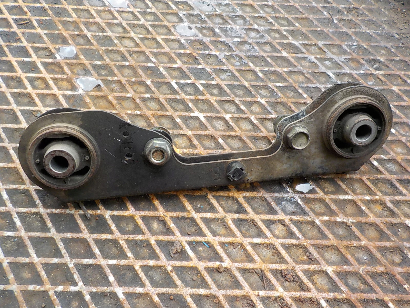 NISSAN QASHQAI J10 support DYFRA 2.0 16V B