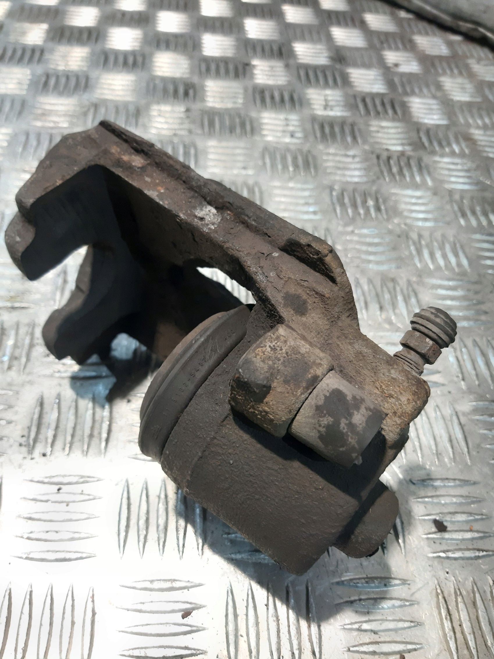 caliper brake left front SKODA OCTAVIA II FL 1.6B KOMBI