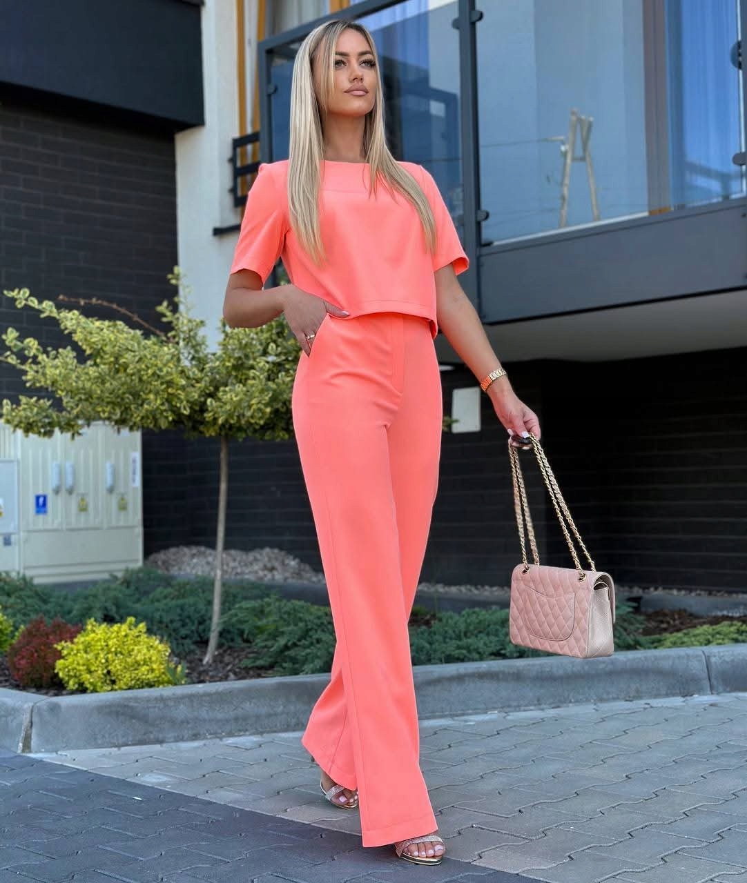 Elegantní komplet Marina Dámské návštěvní kalhoty korálová halenka M