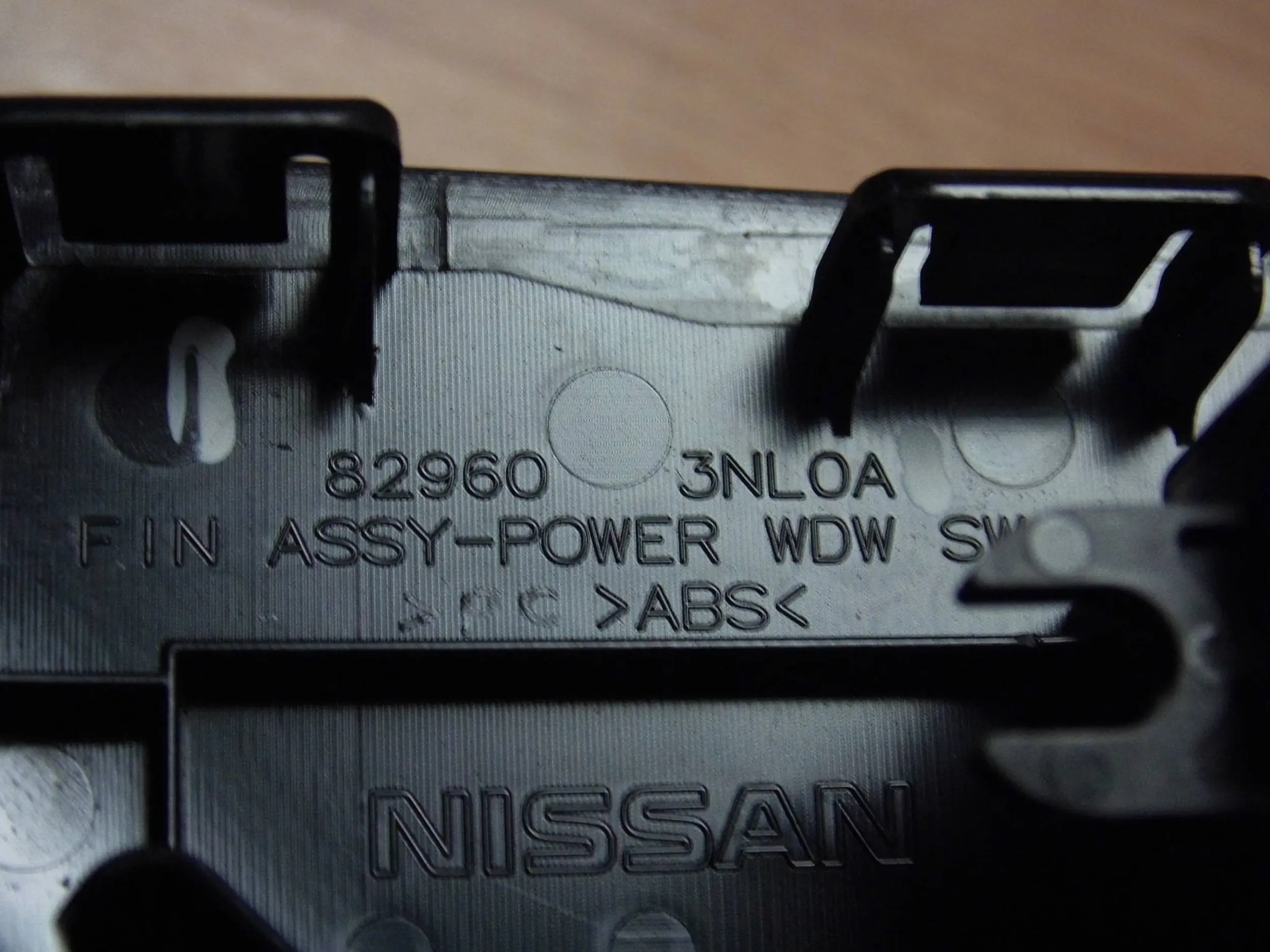Nissan Leaf II ZE1 window control switch right rear part panel 82960 3NL0A