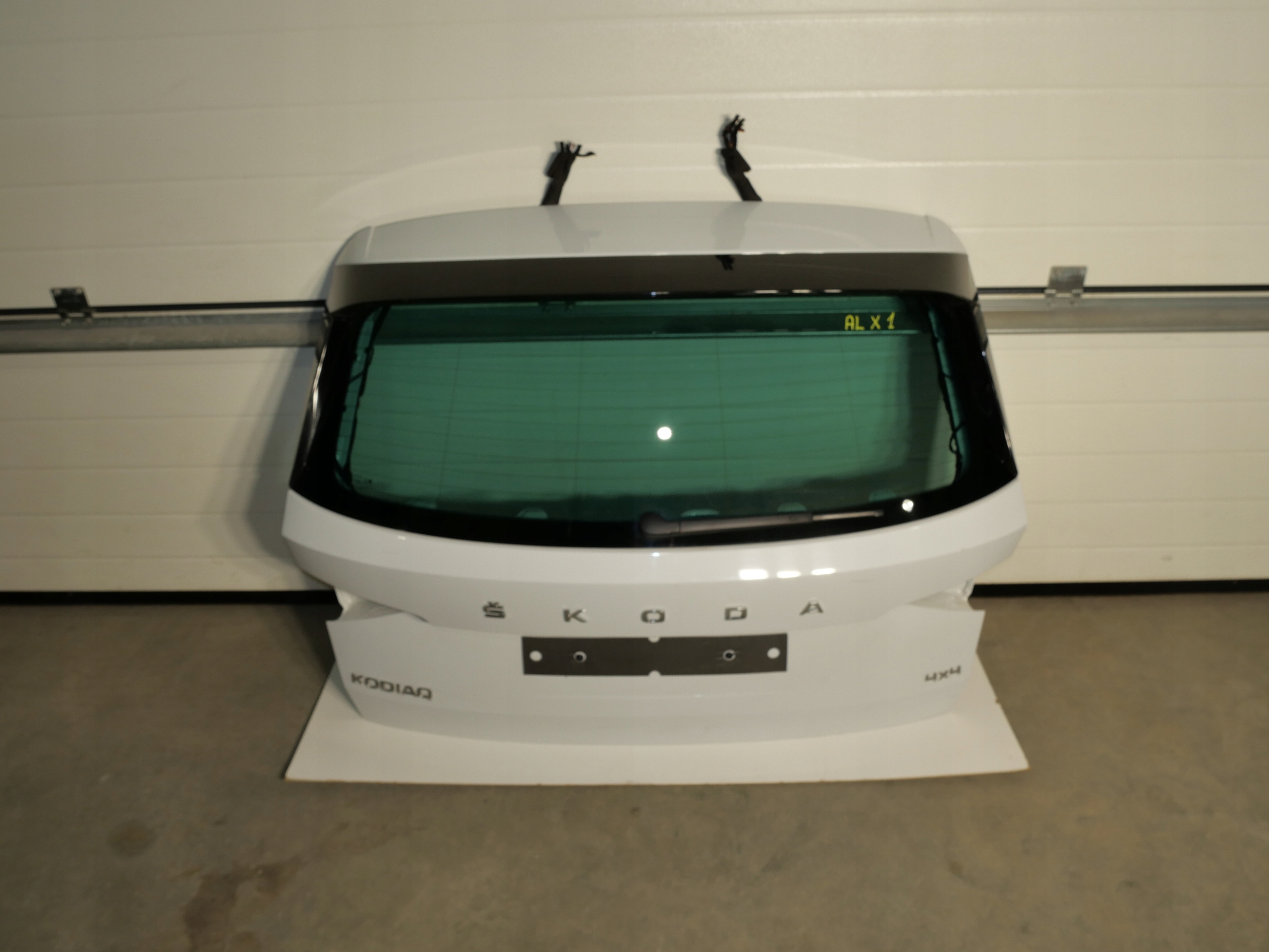 boot door rear boot KAMERA SKODA KODIAQ BIALA