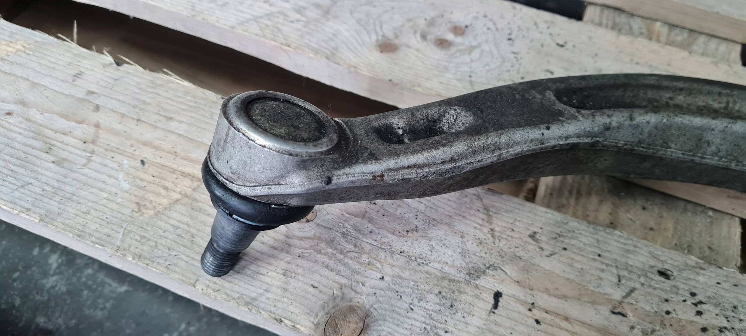 A5 8W LIFT arm lower left front 8W0407695B A4 B9 8W Q5 80A