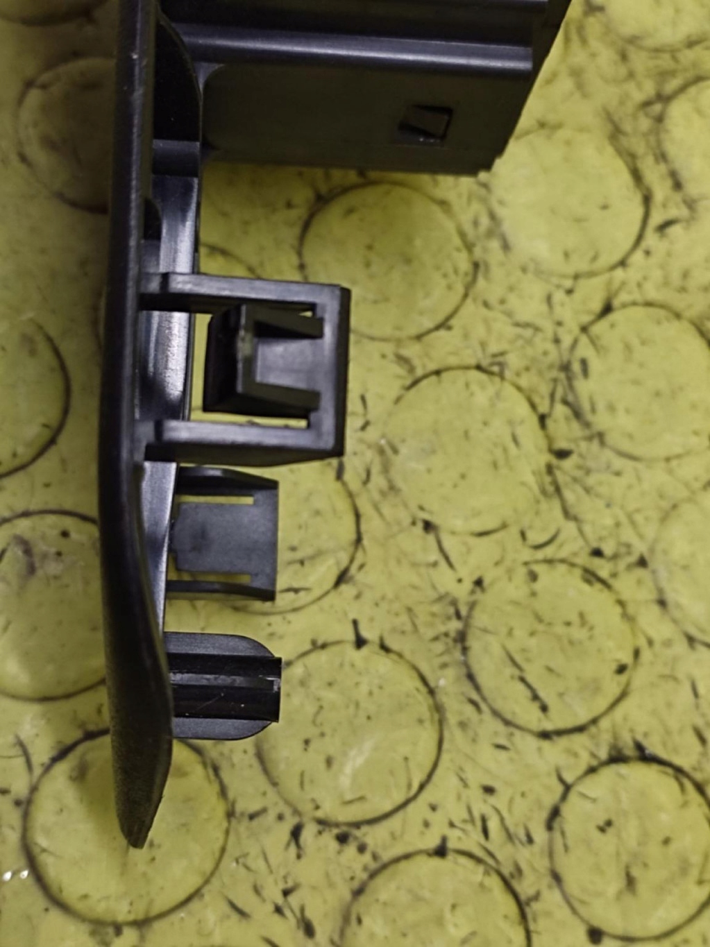 TOYOTA AURIS window control switch right front 7423102530