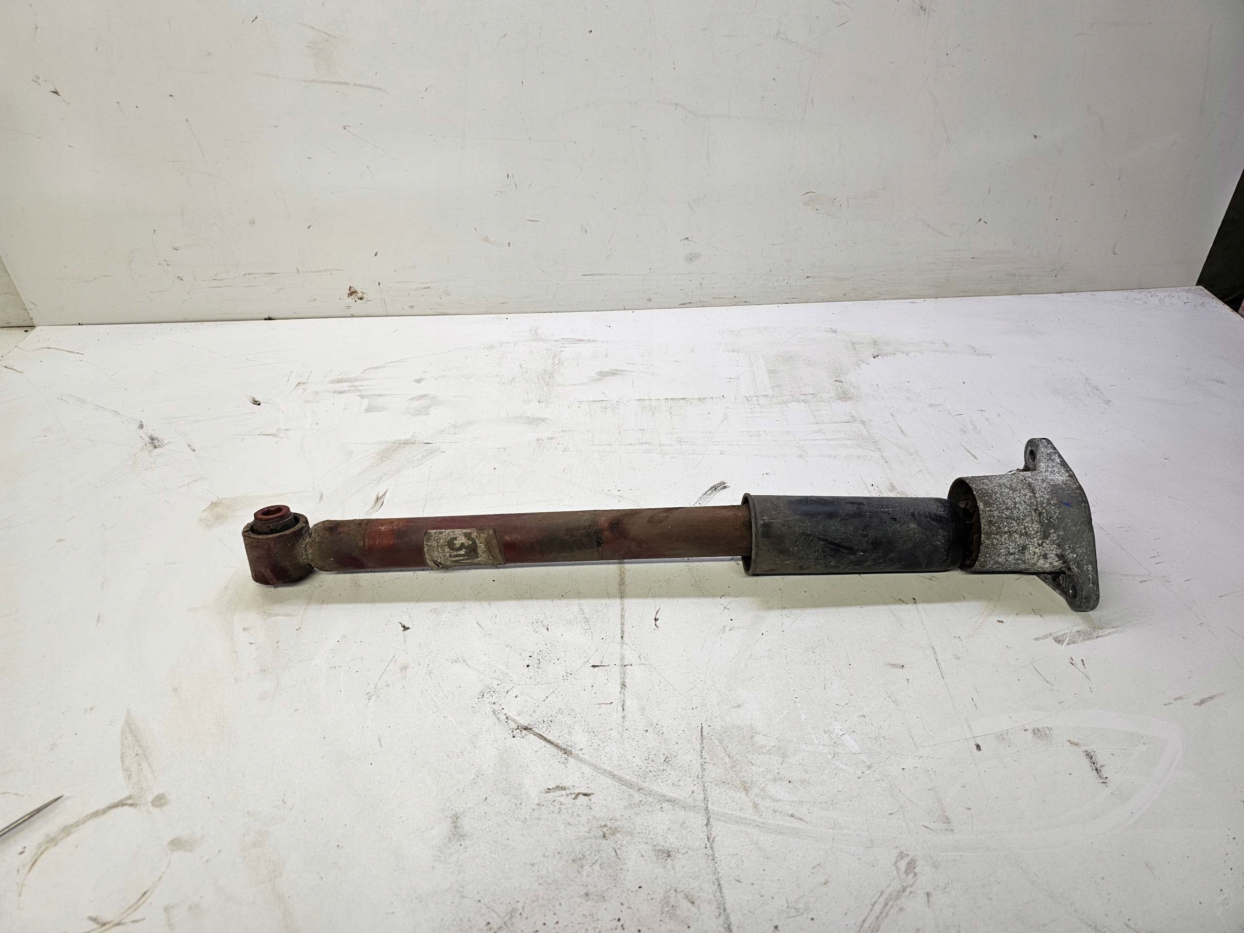 shock absorber left right rear part AUDI A4 B7 8E0513033L