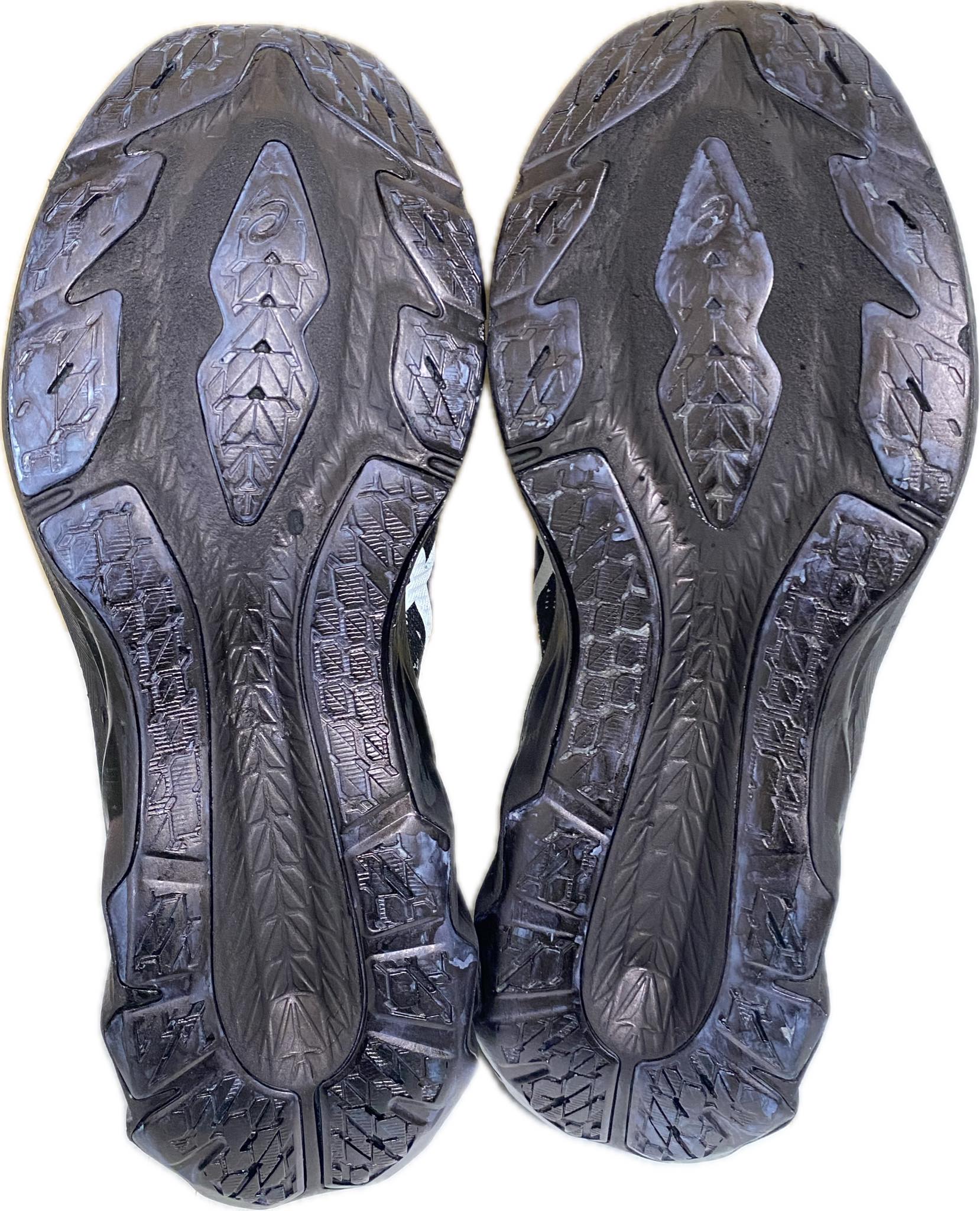 Buty do biegania ASICS Novablast 3 rozmiar 44,5 - ZOBACZ OPIS I FOTO Marka ASICS