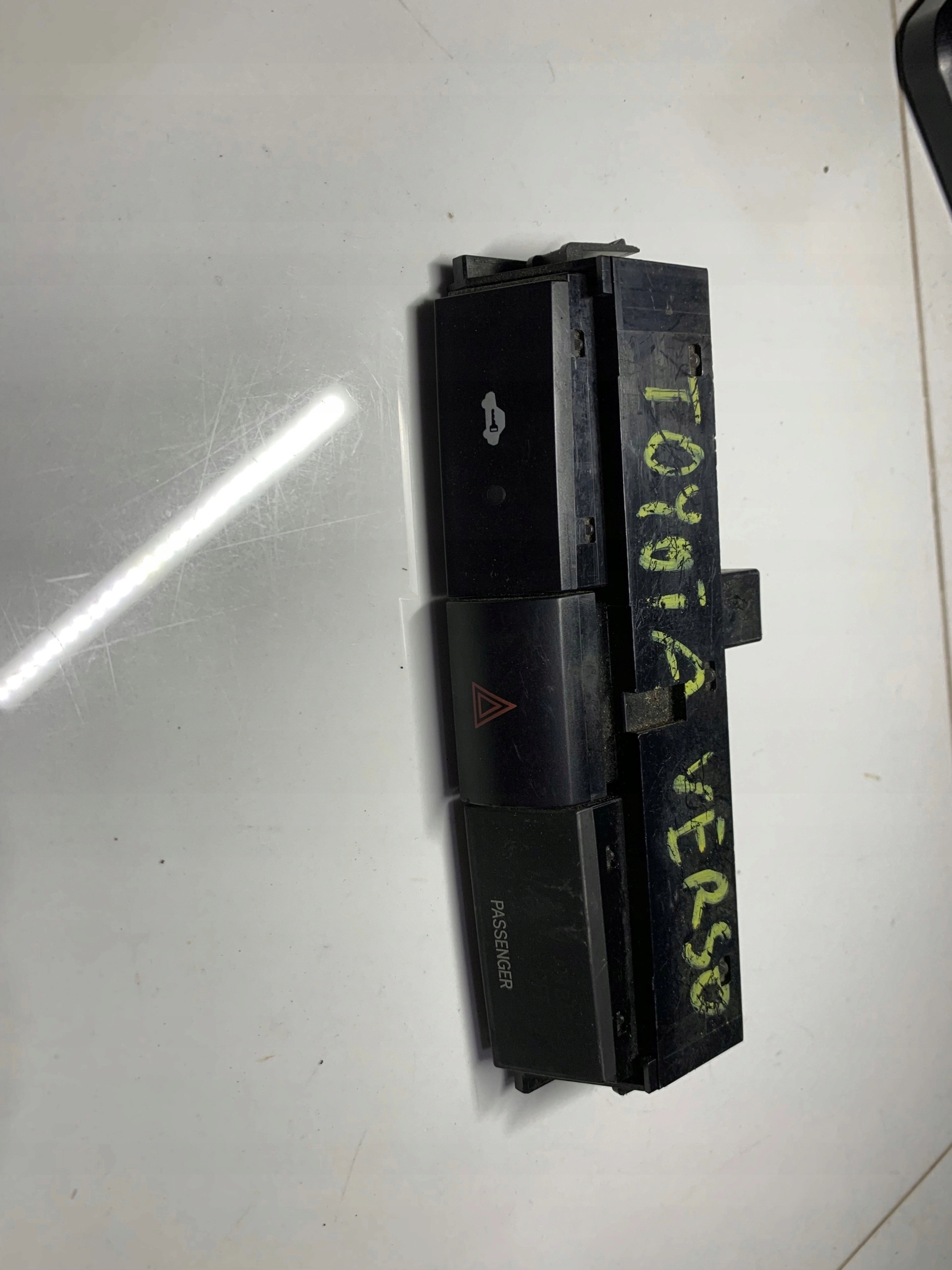 TOYOTA VERSO I PRZEŁĄCZNIK AWARYJNYCH 153965