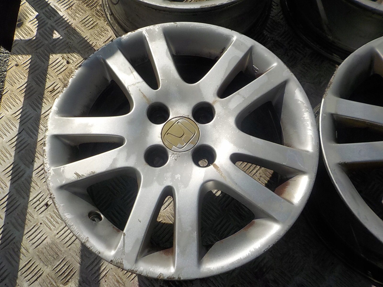HONDA CIVIC VII disky hlinikove R15 4x100 S6A 560A