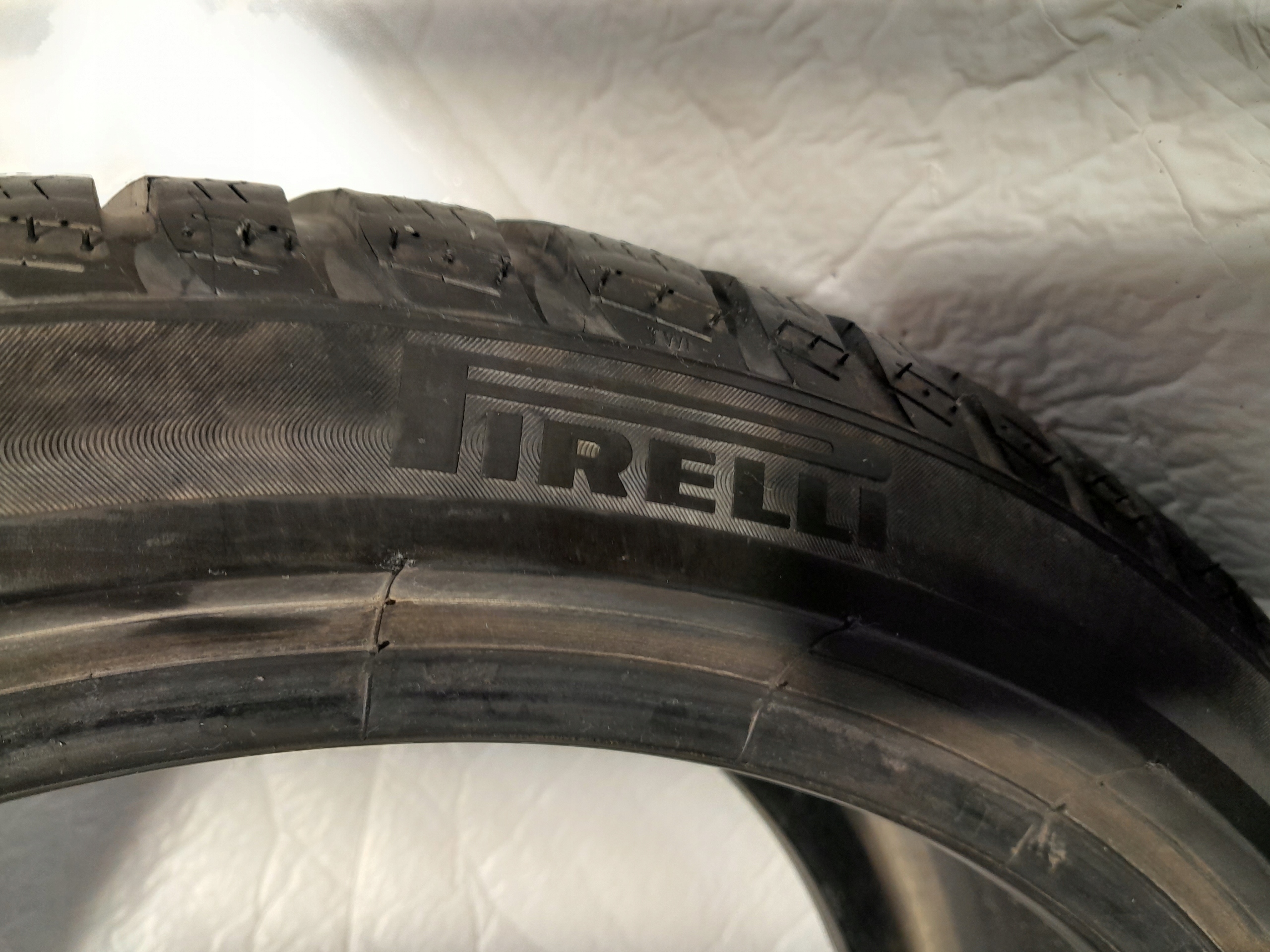 OPONA PIRELLI SOTTOZERO3 275/35R19 ZIMOWA RUN FLAT Kod producenta OPONA PIRELLI SOTTOZERO3 275/35R19 RUN FLAT