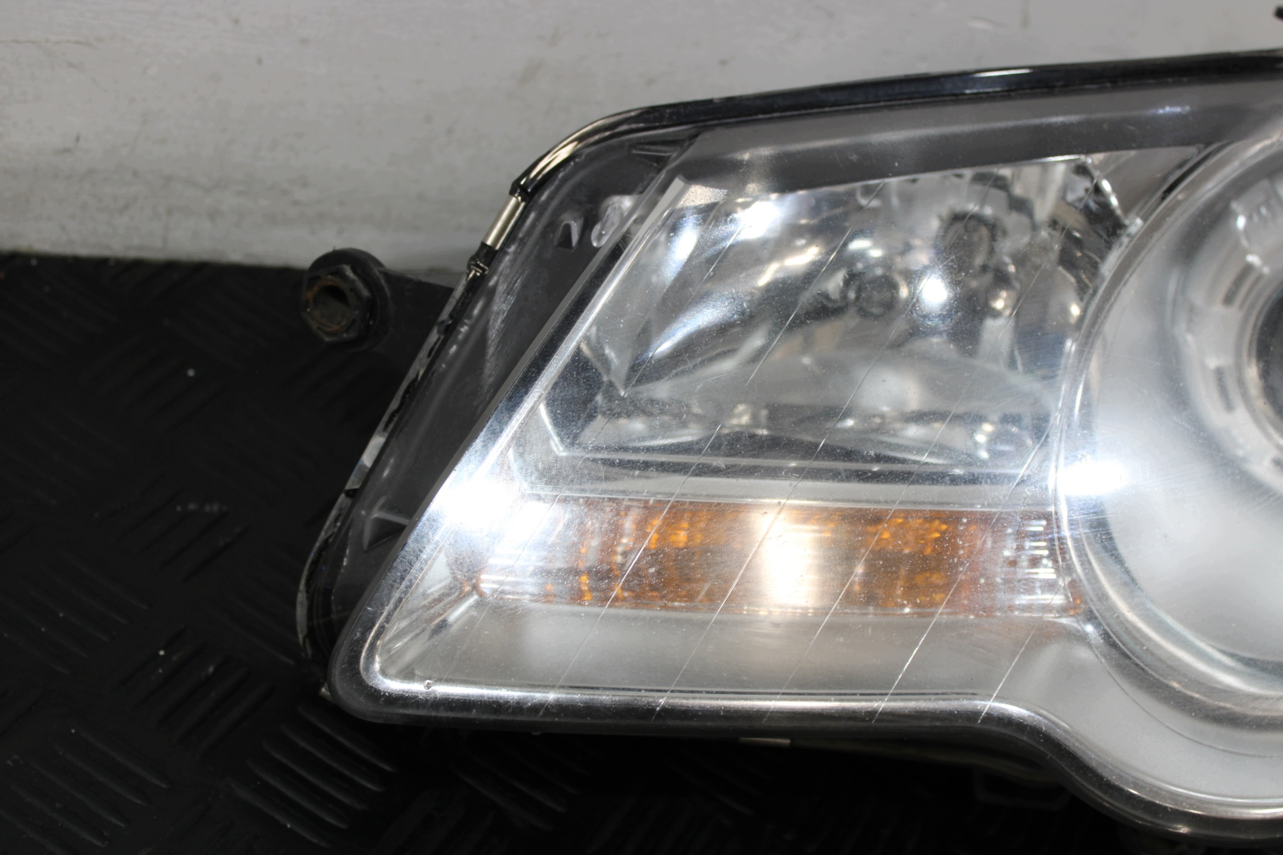 light left front DEPO VW TOURAN 1T0 1T FL 1,9 TDI