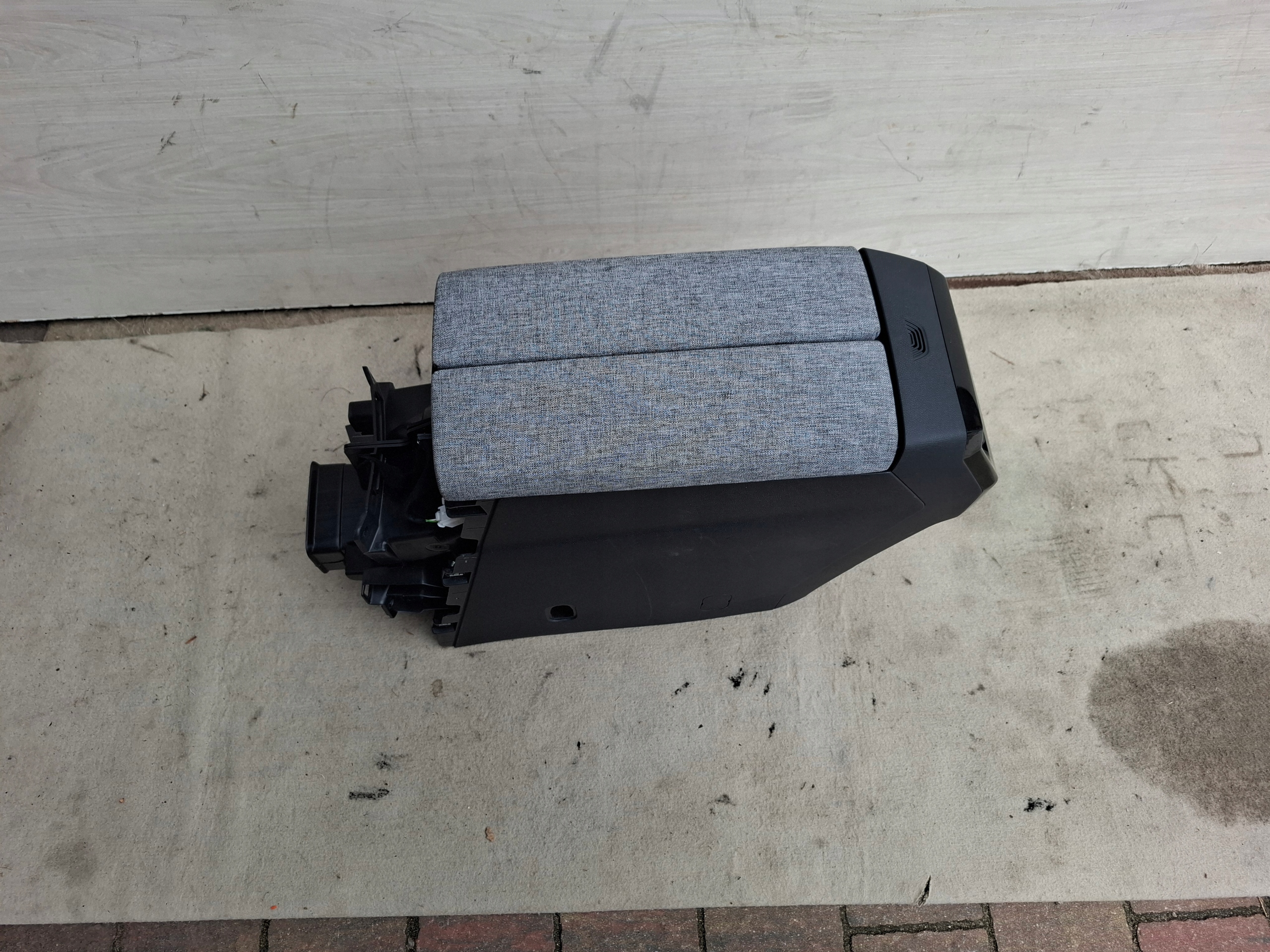 bracciolo PANEL BOCCHETTE posteriore PEUGEOT 5008 III 25r