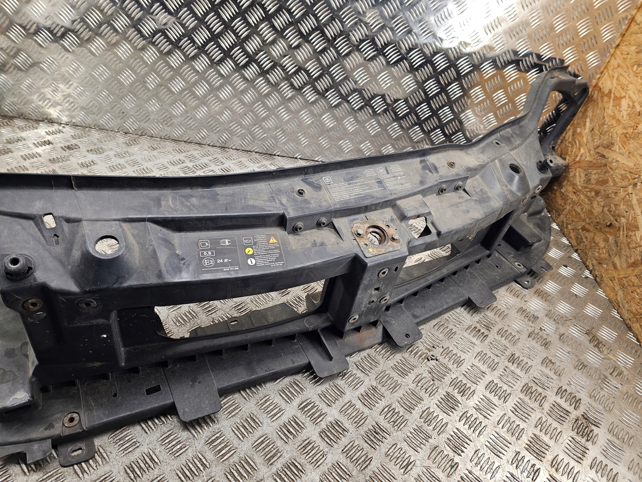 bar, wall front RENAULT TRAFIC II LIFT 2006-2014 ROK 8200411918E