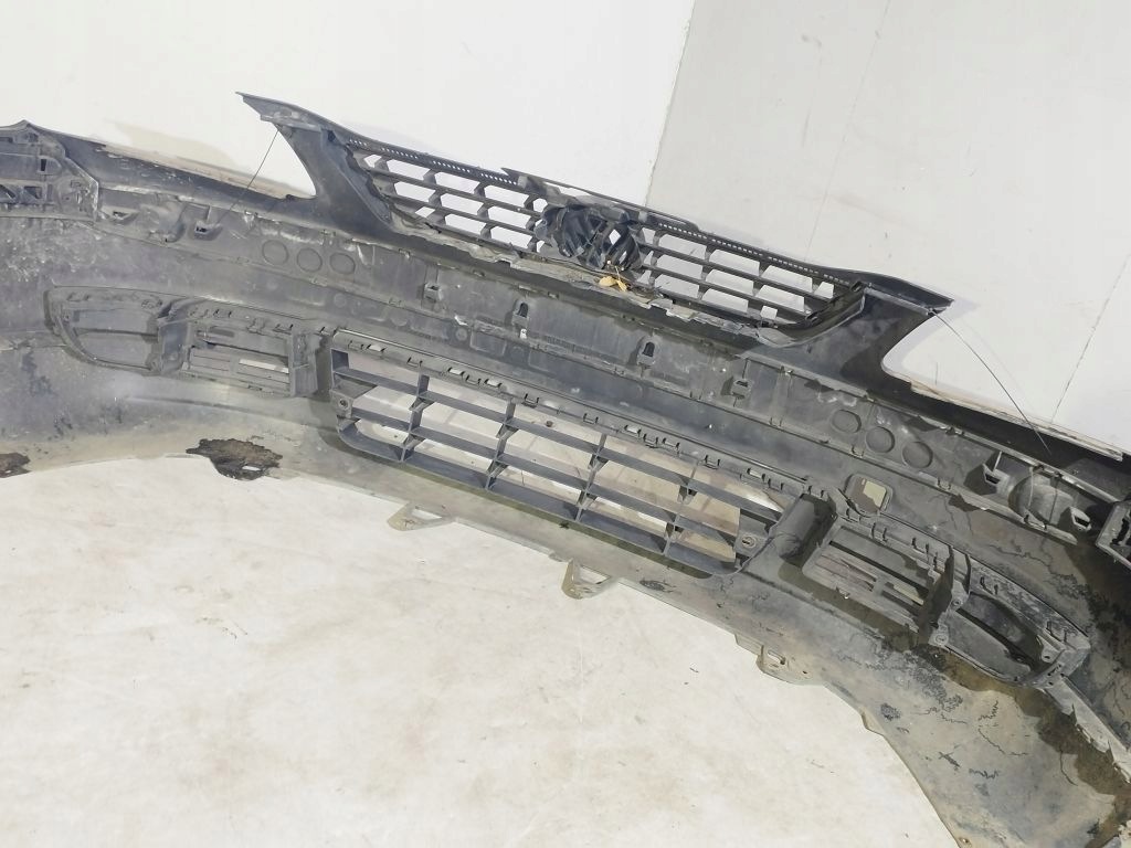 VW Touran a nárazník předek přední