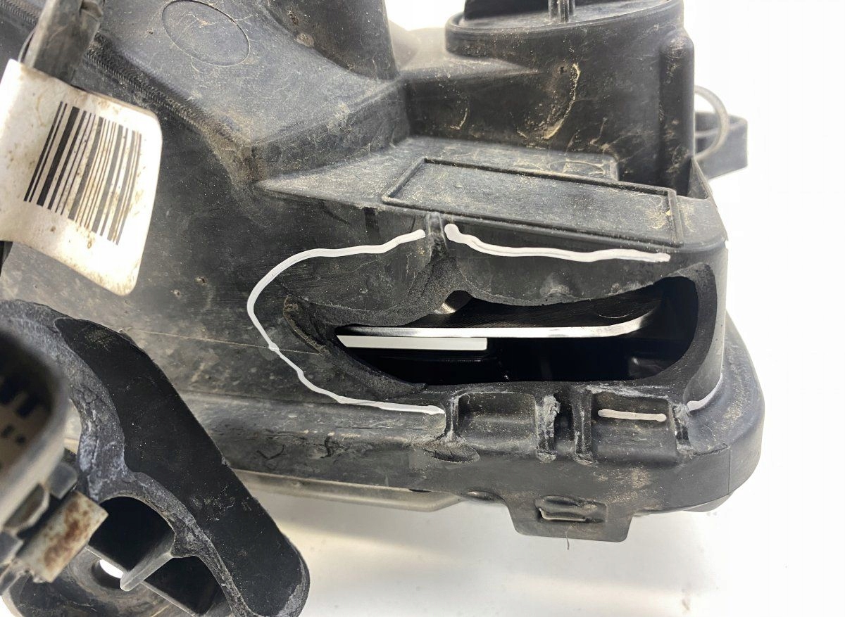 325572 противотуманная передняя левая Cadillac ESCALADE