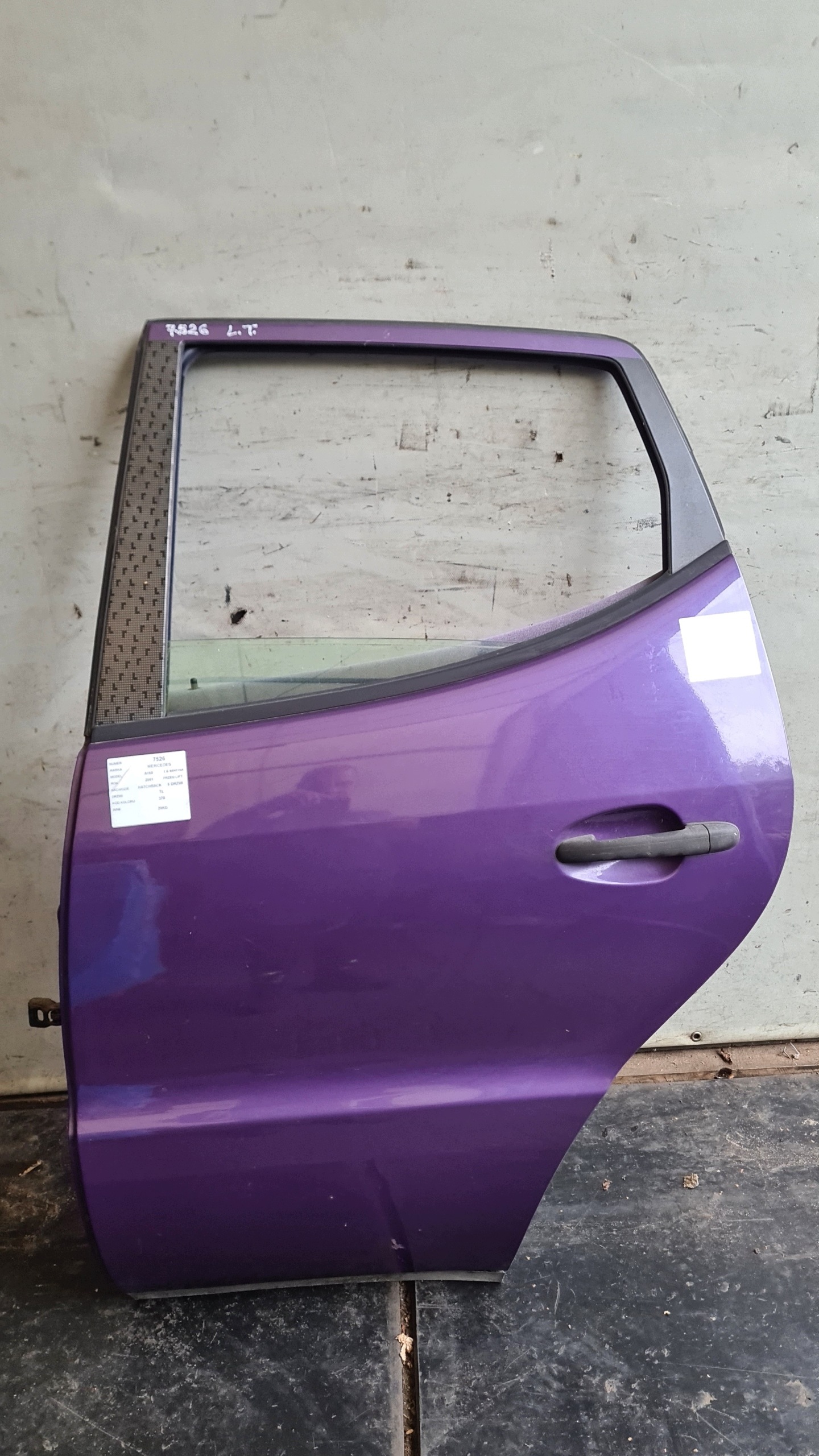 Mercedes A160 Tür hinten links 370
