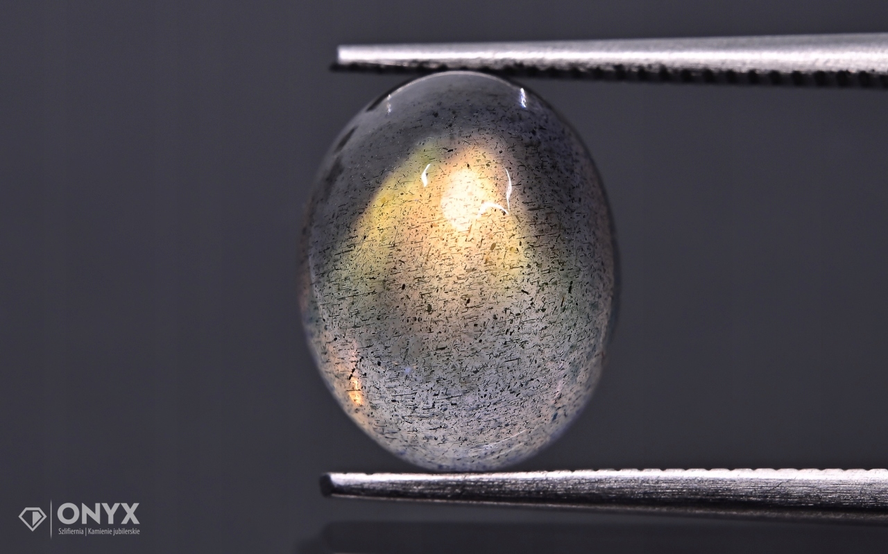 Labradorit kabošon A ovál 11x9 mm