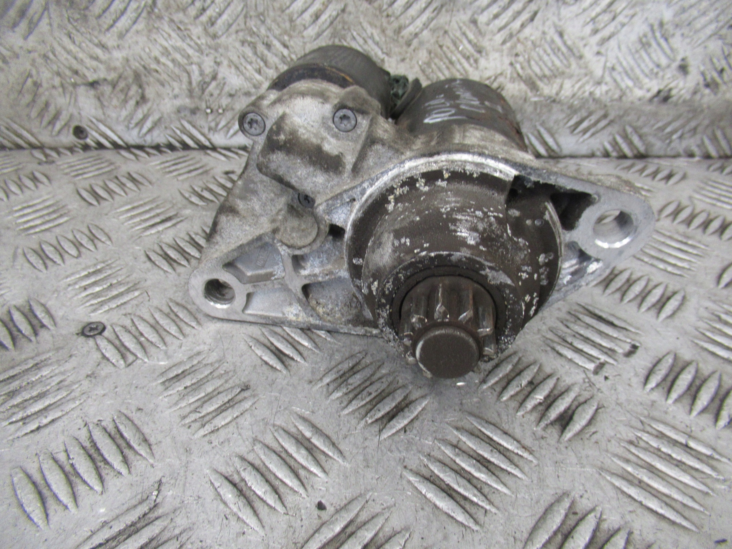 starter VOLKSWAGEN POLO 4 1.4 B