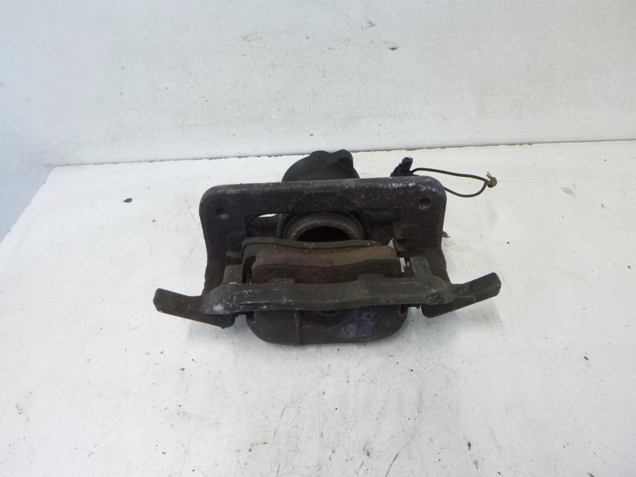 caliper brake front Peugeot 407 2.0HDI 2004r.