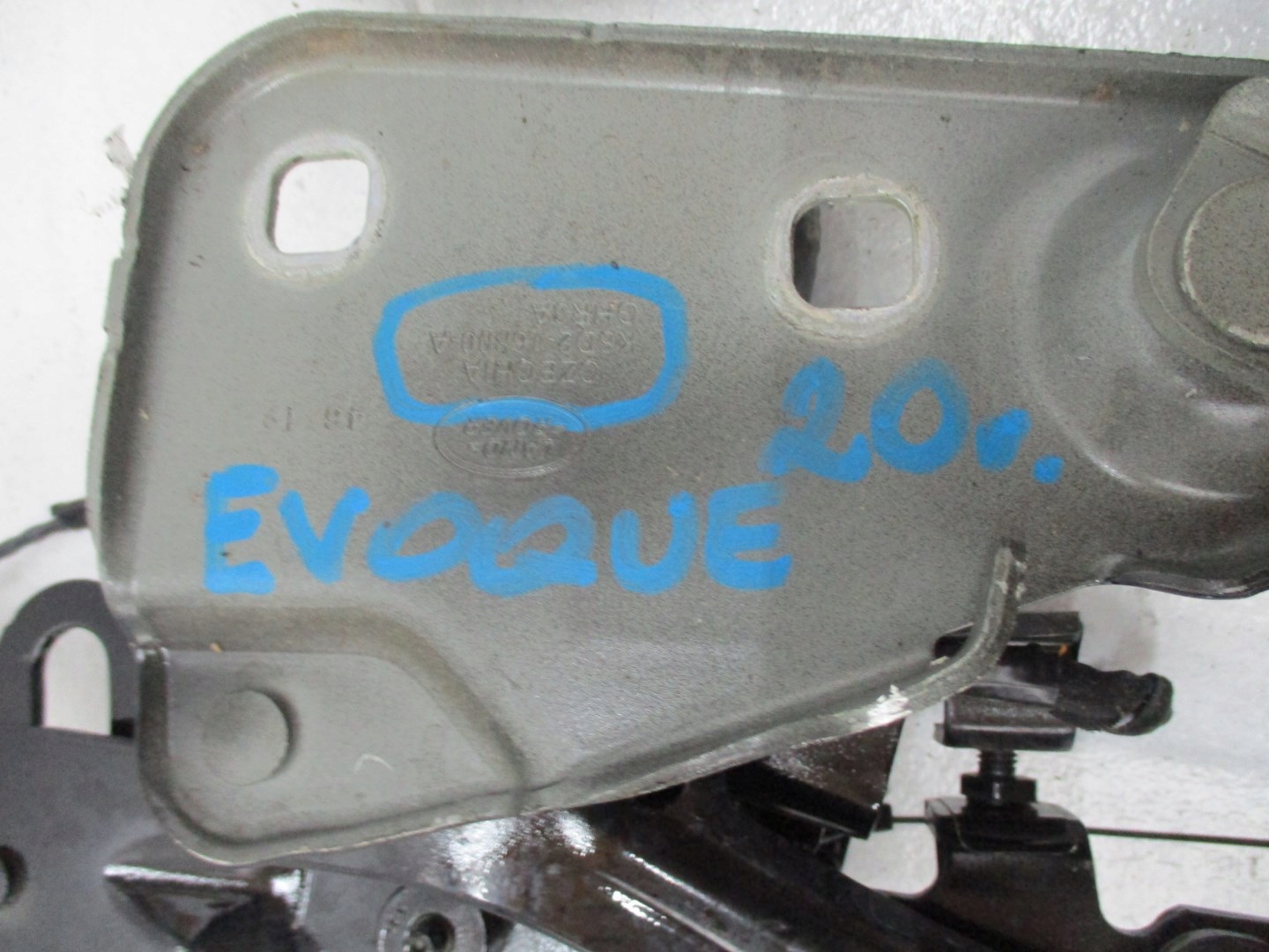 hinge bonnets RANGE ROVER EVOQUE K8D2-16800-A PIROT