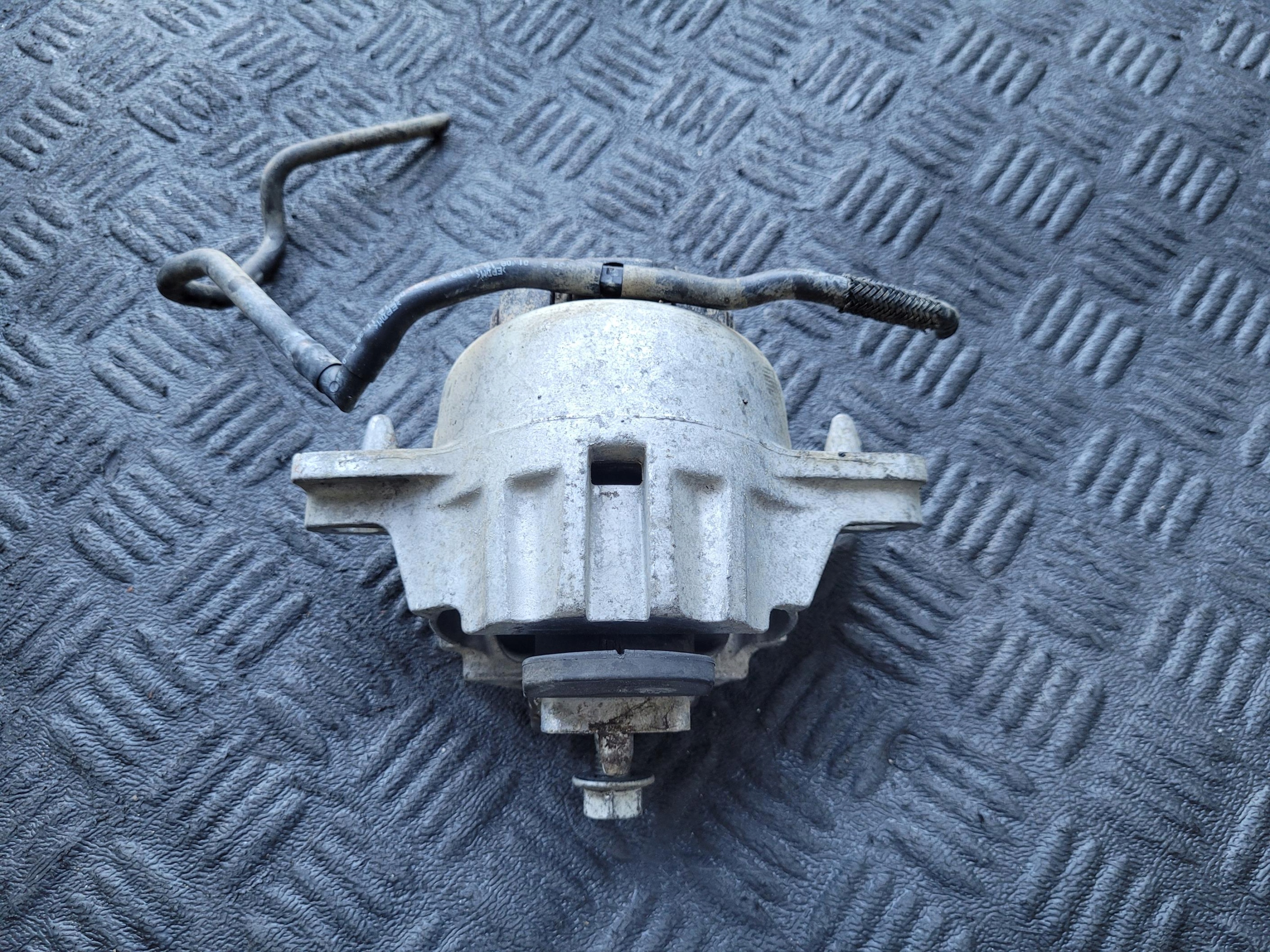 engine mount left right HK83-6A003-GC JAGUAR F-PACE X761 2.0 D