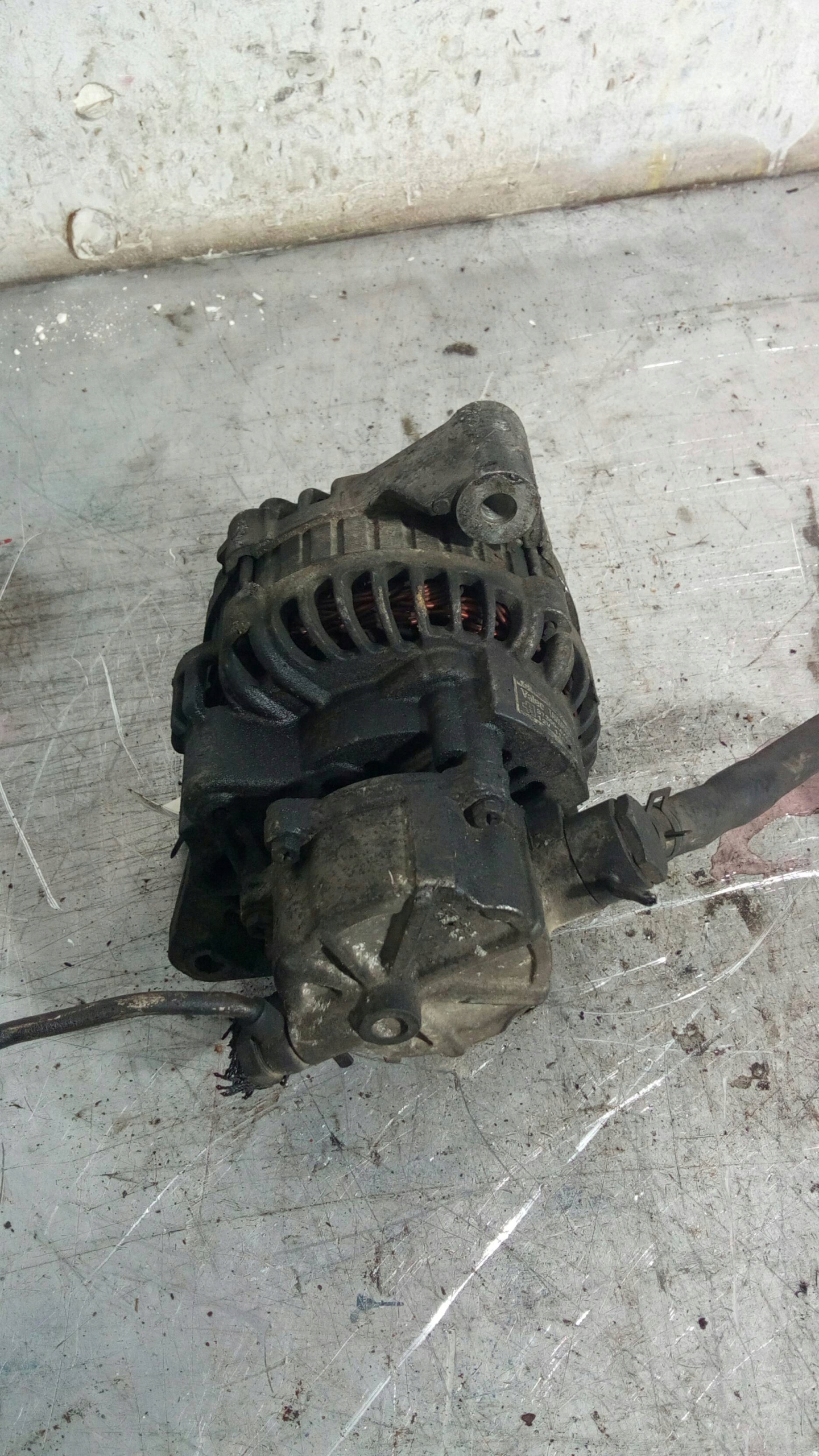 Alternator Kia Carnival I 2,9 CRDI 37300-4X003 Producent części OEM