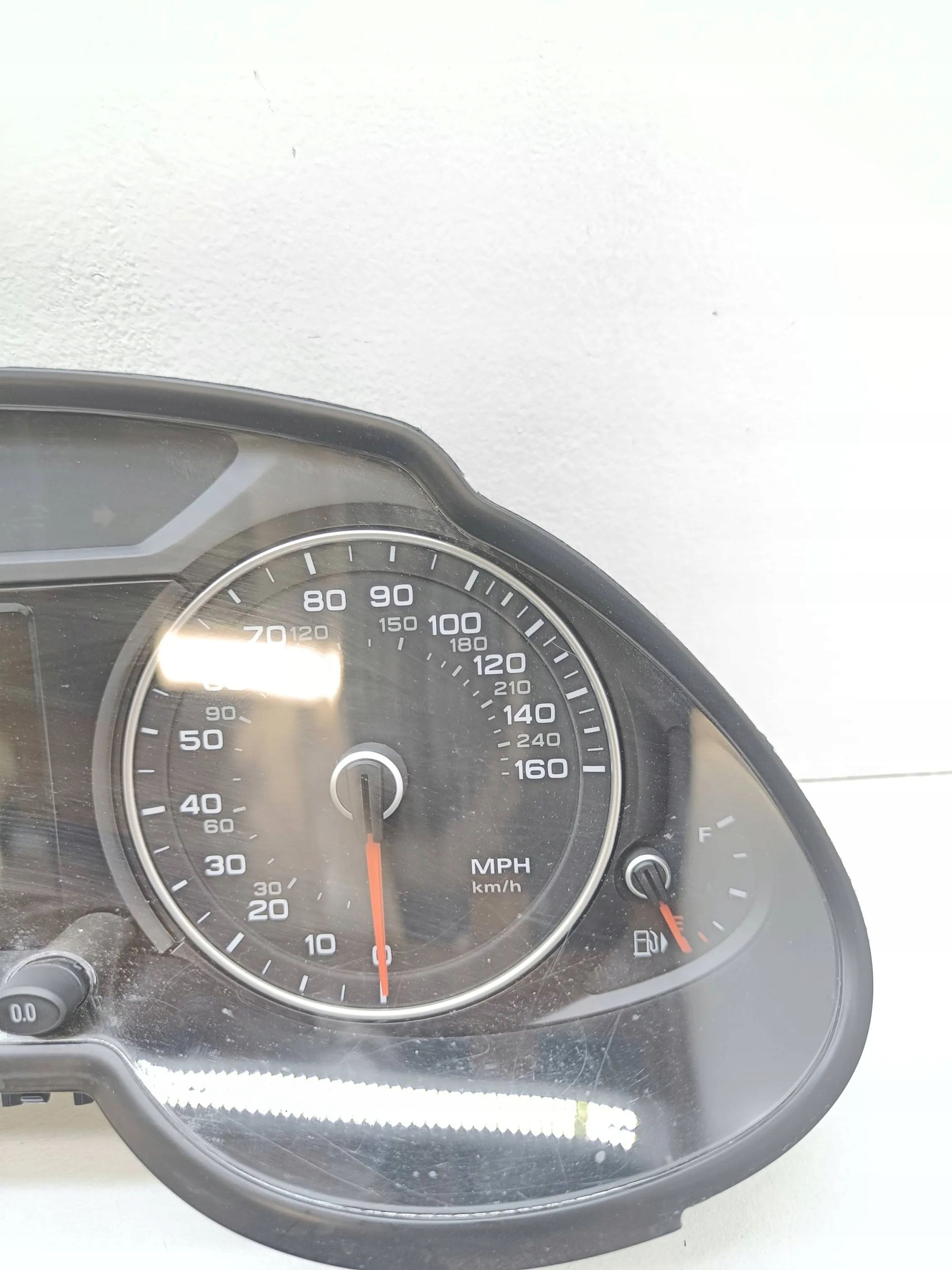 DW Audi Q5 8R РЕСТАЙЛИНГ спидометр 8R0920982A
