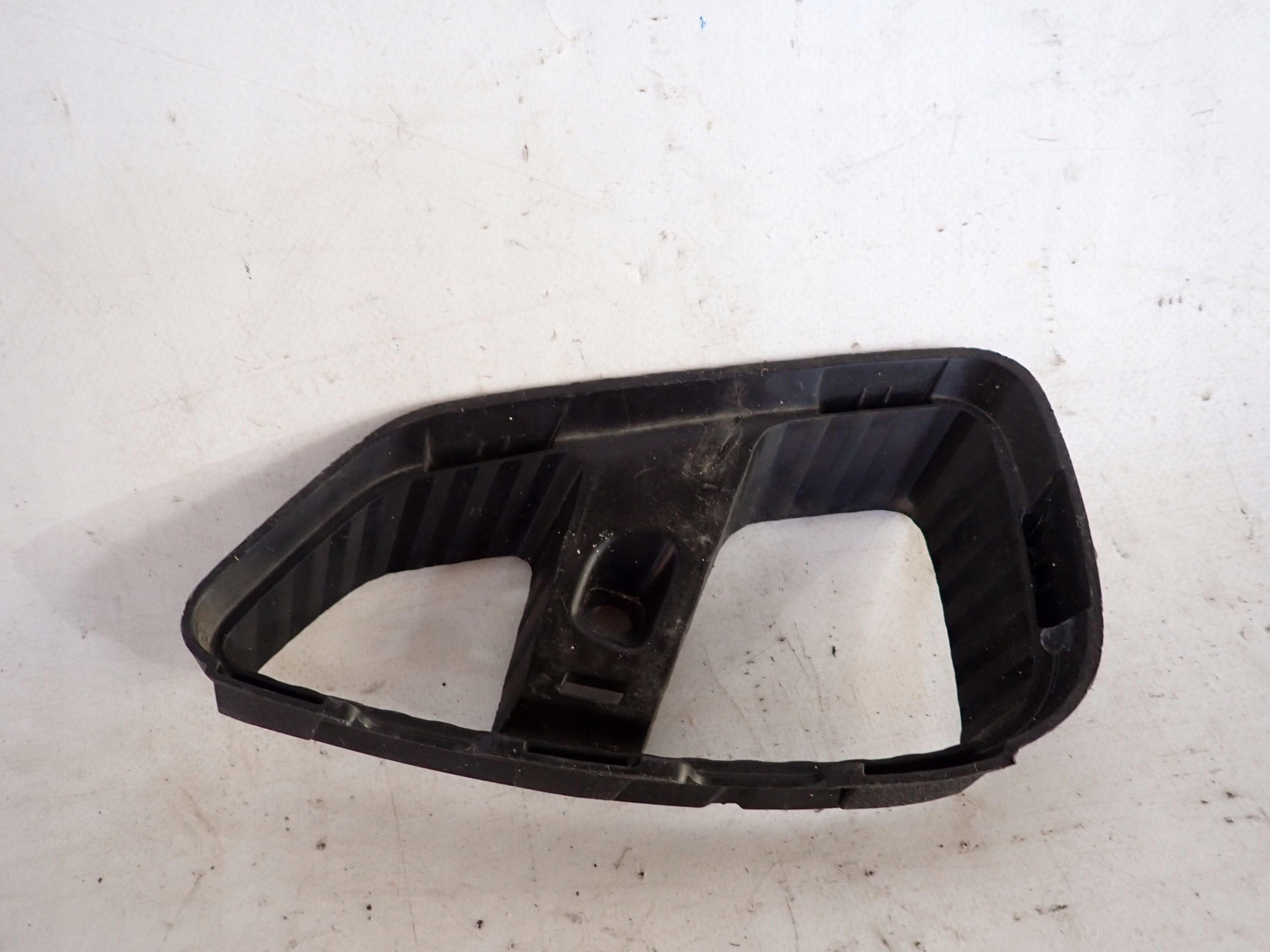 RENAULT CAPTUR II 19- grille grid frame of a bumper front left