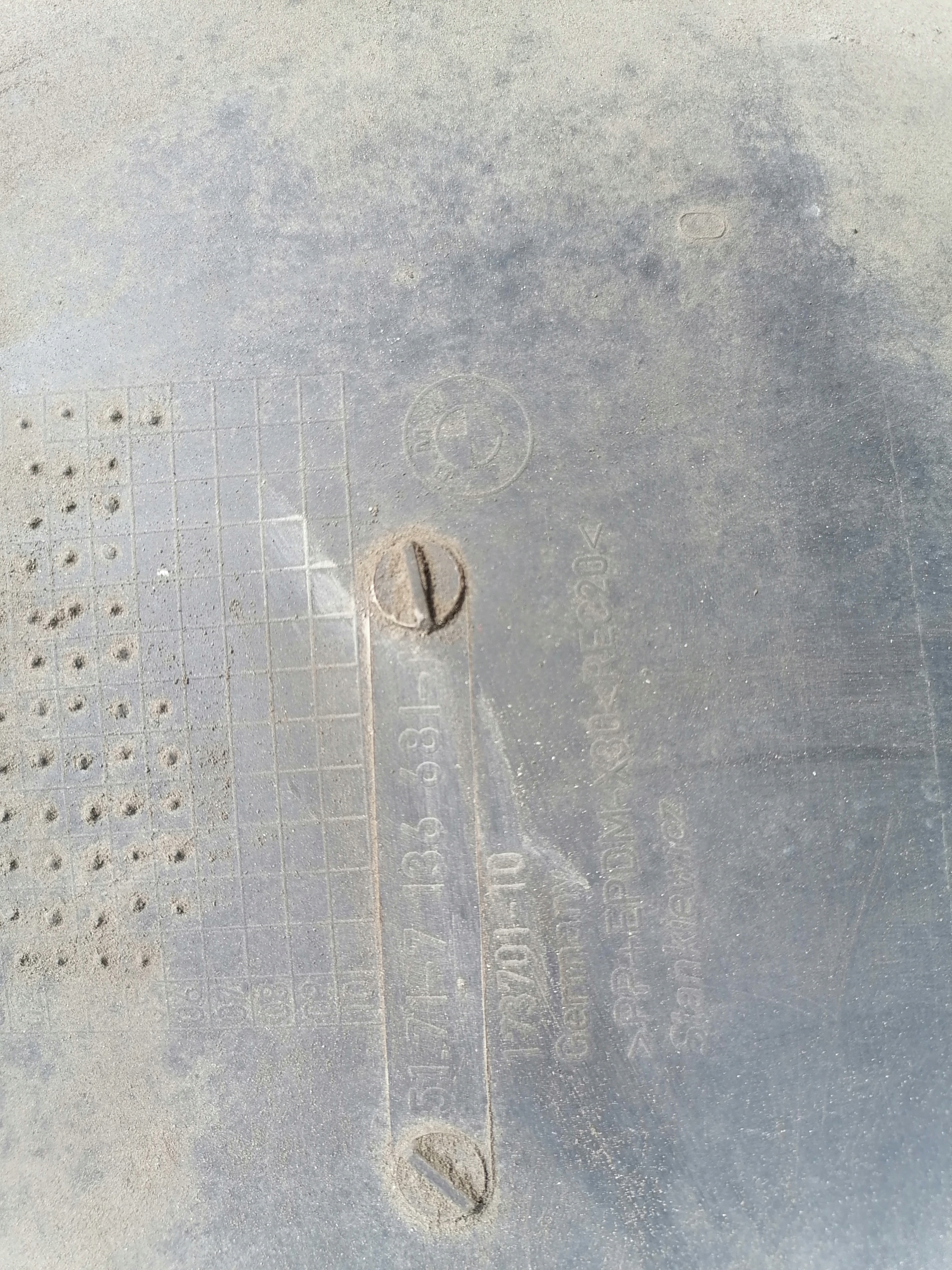 mudguard left rear part BMW E66 E65 7136681
