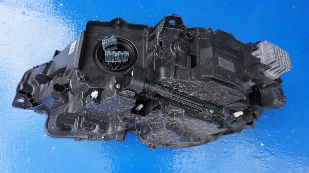 VOLVO S90 V90 CC front light front LED right