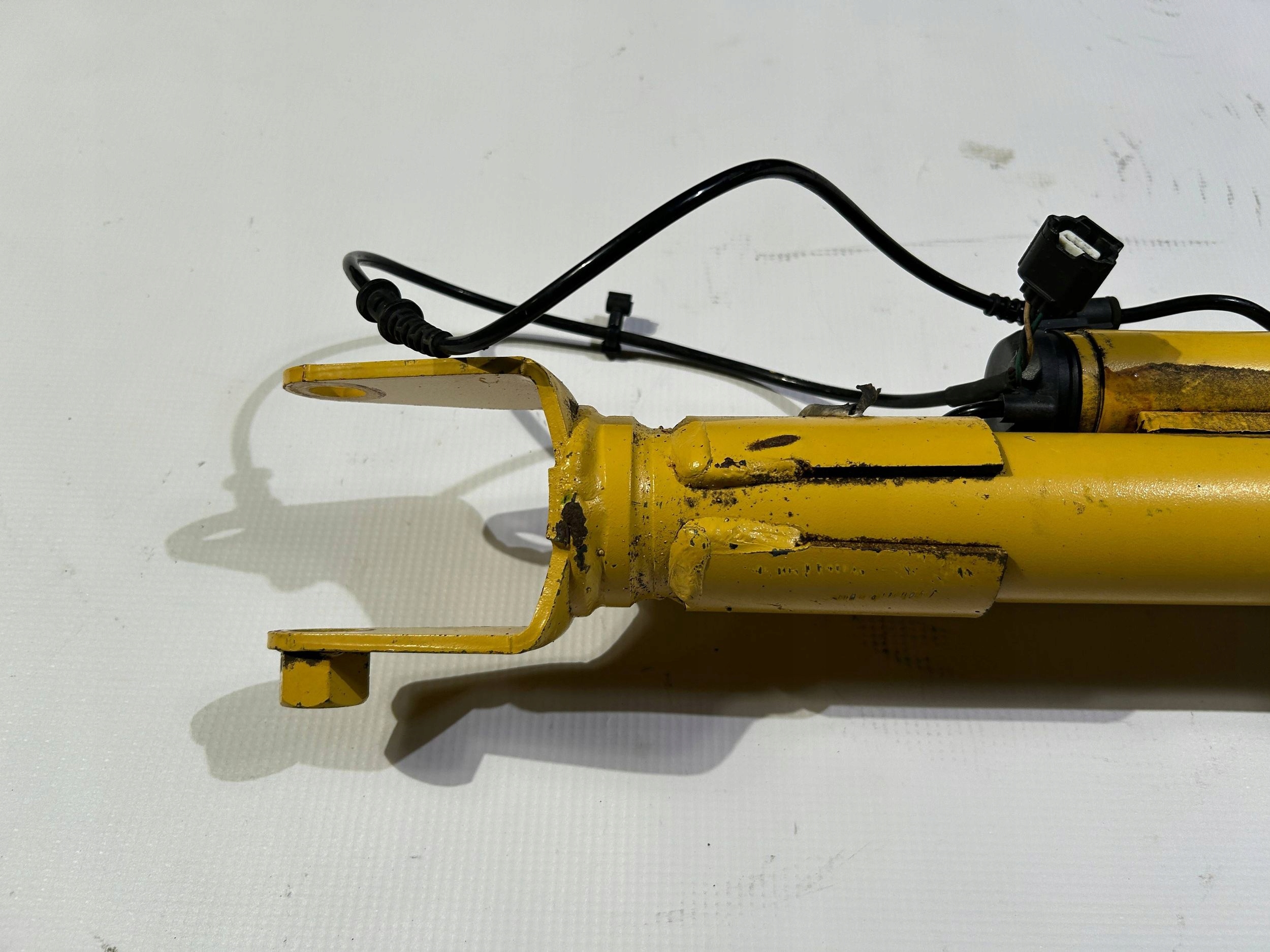shock absorber front front right Dodge Charger Challenger SRT Hellcat 2015