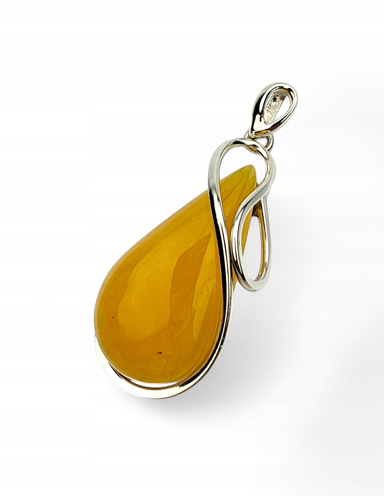Přívěsek s jantarem – žlutý Baltský Jantar a Stříbro