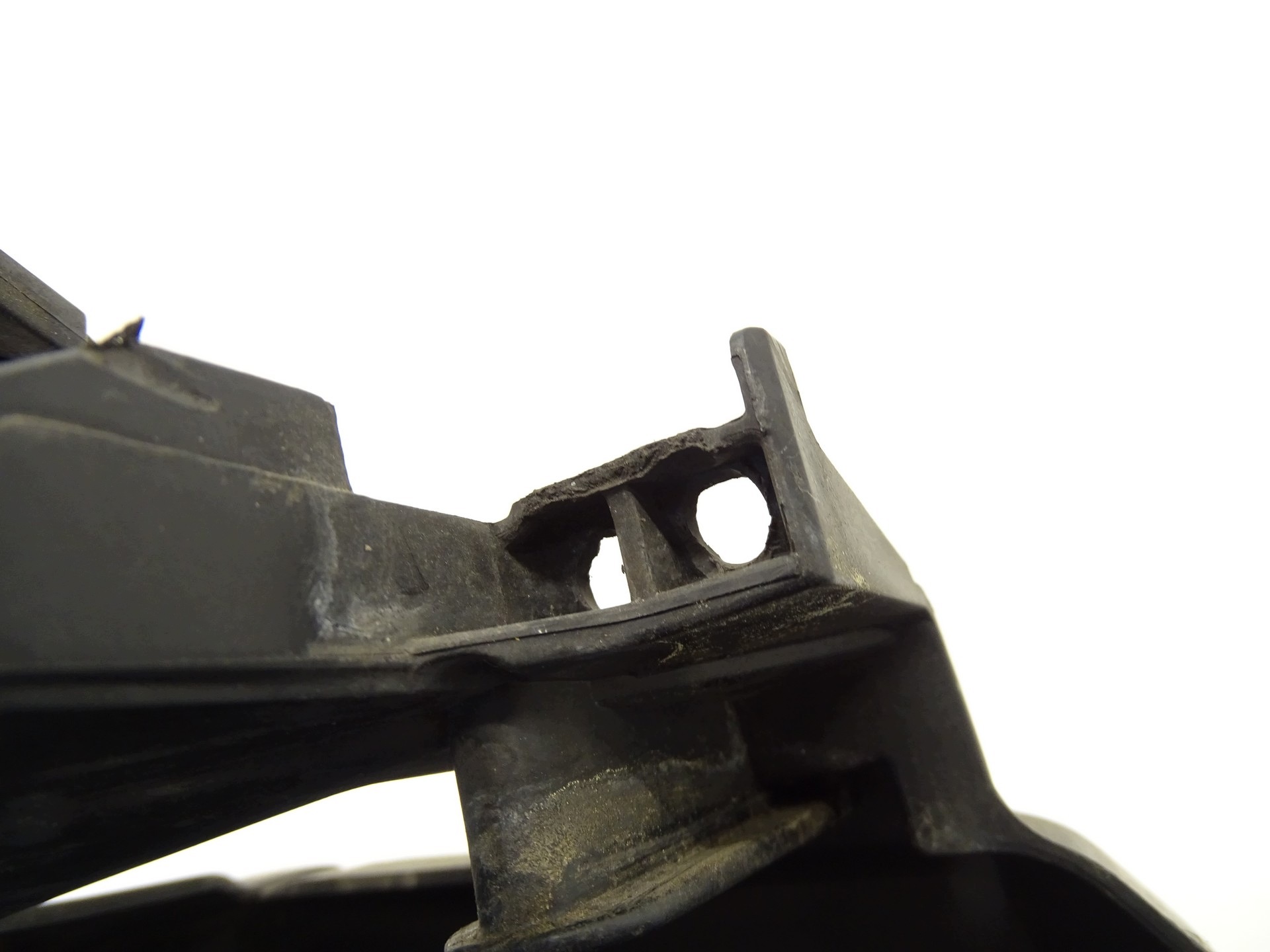 support bracket holder guard lights left front left AUDI Q7 4L 89393697
