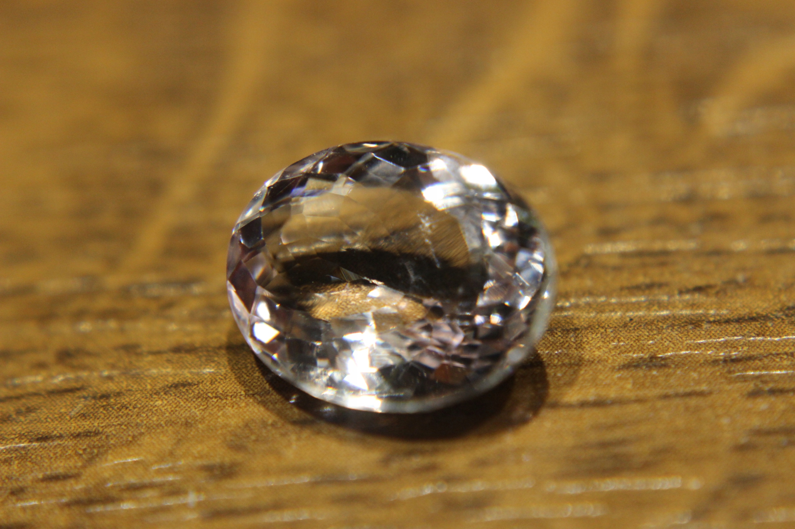 Růžový ametyst přírodní kámen 1.54g (7.7ct)