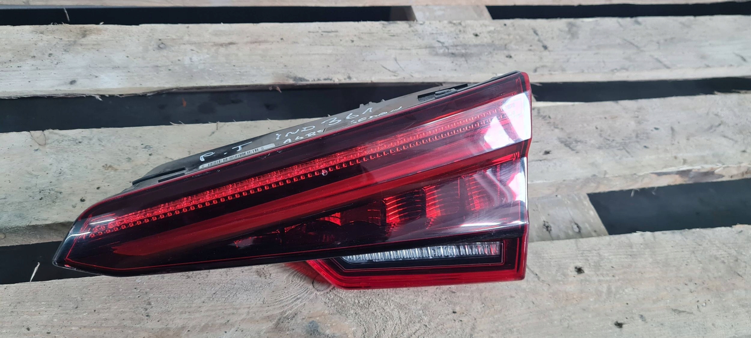 A4 B9 8W light right rear part sedan LED 8W5945094H
