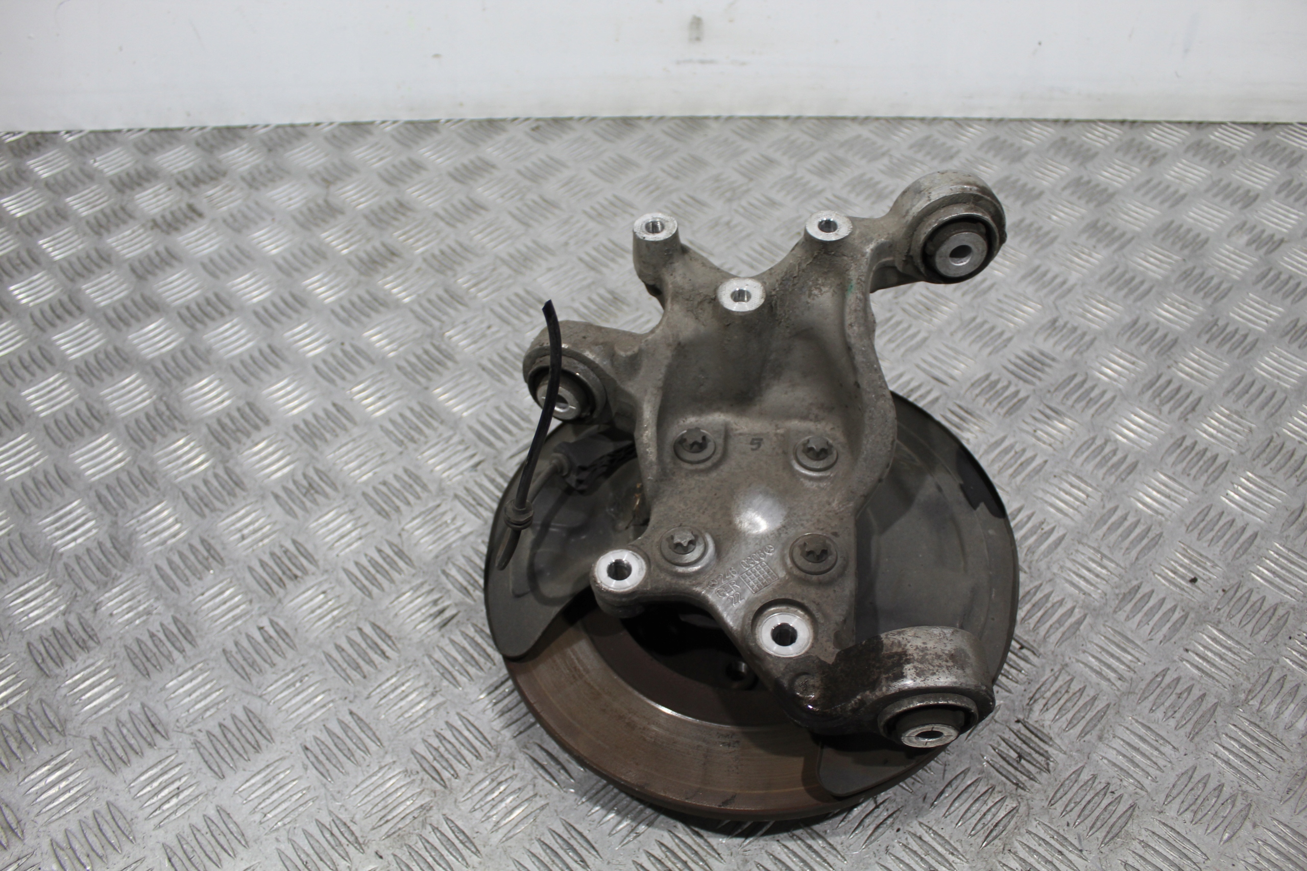 swing left rear part INFINITI Q30