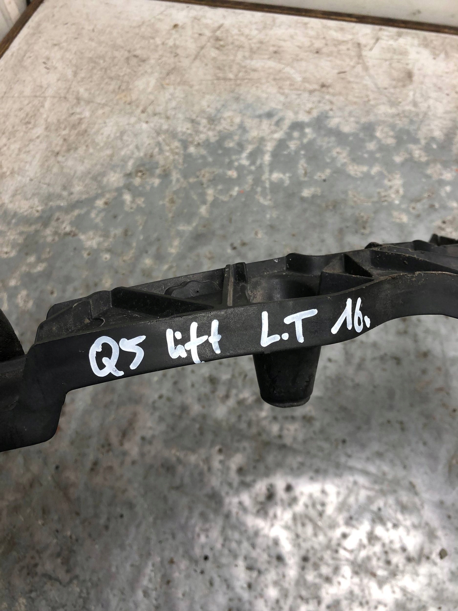 bumper bracket left rear part AUDI Q5 LIFT 8R0807453
