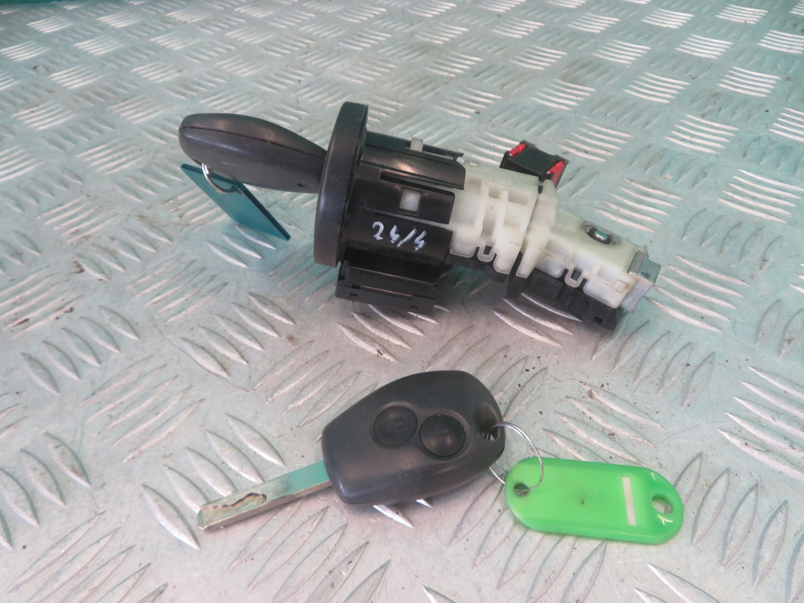 ignition Z KLUCZYKIEM VIVARO TRAFIC 17R 285910001R