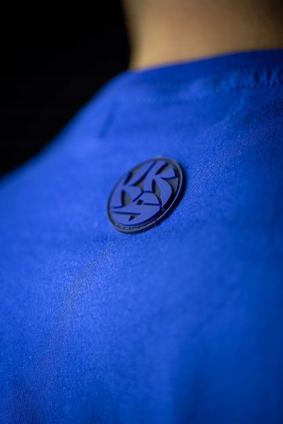 KOSZULKA LECH POZNAŃ KOLEJORZ HAFT NIEBIESKA XL Rękaw krótki rękaw