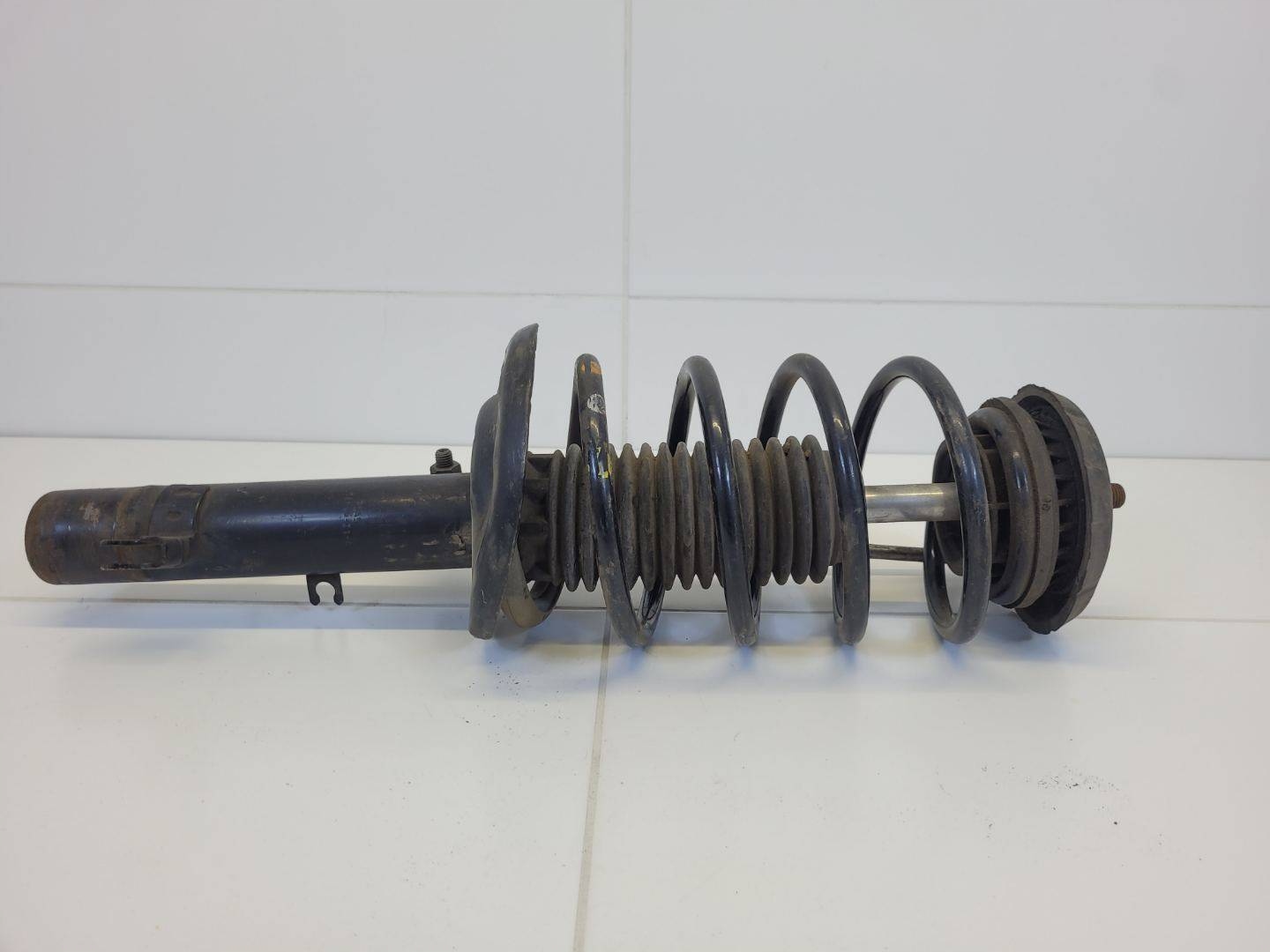 shock absorber front left side Citroen C4 2 facelift 2022 03031000069