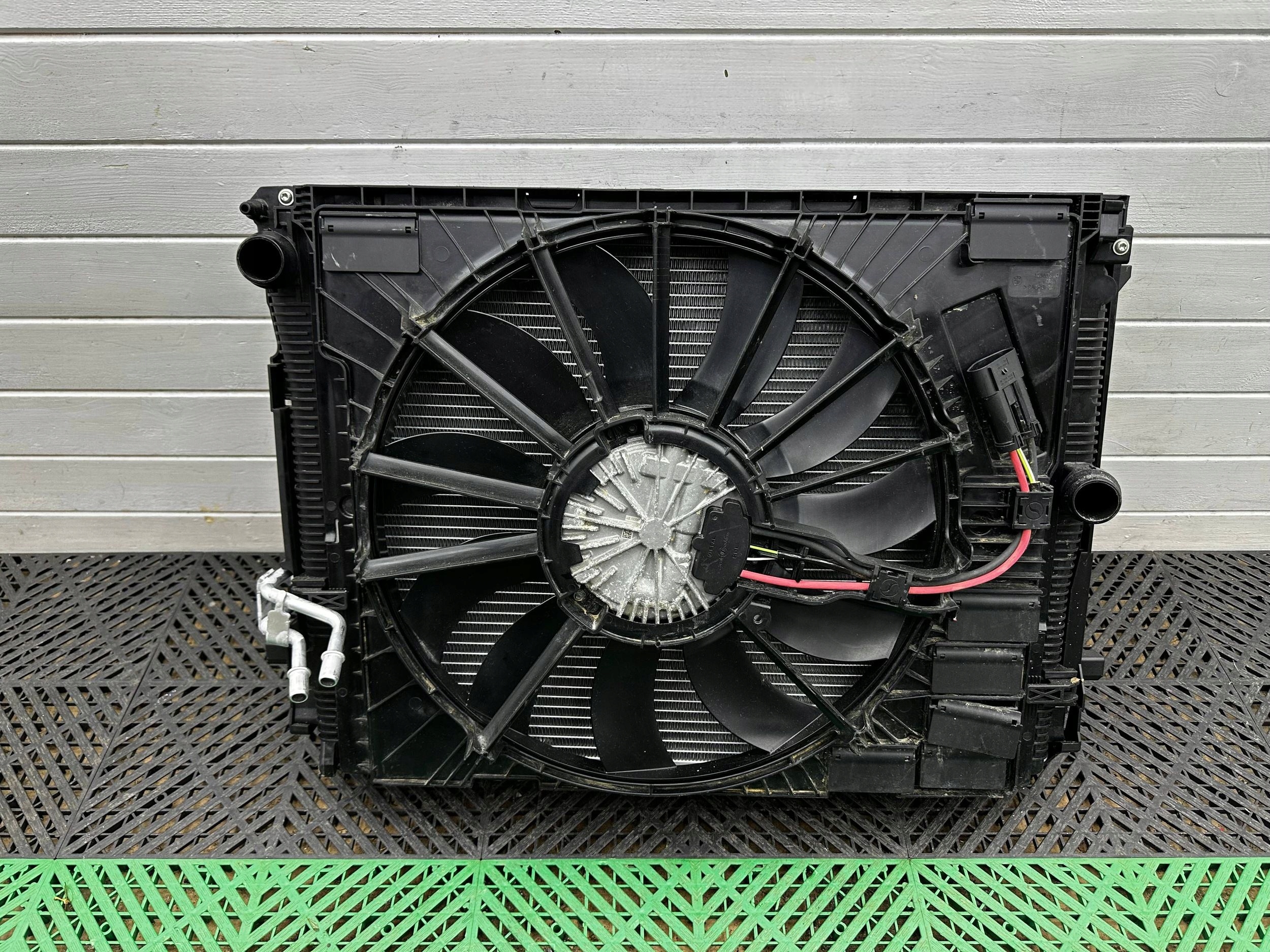 chladiče ventilátor předek BMW M4 G82 G83 8666819