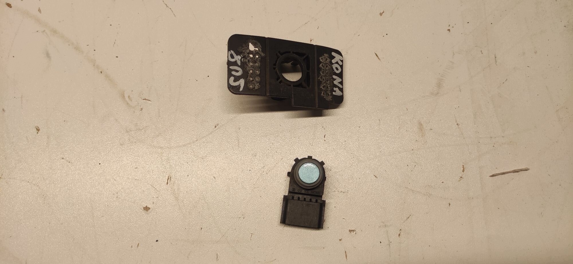 Sensor Parken vorne HYUNDAI KONA EV 95720-K4010 2018