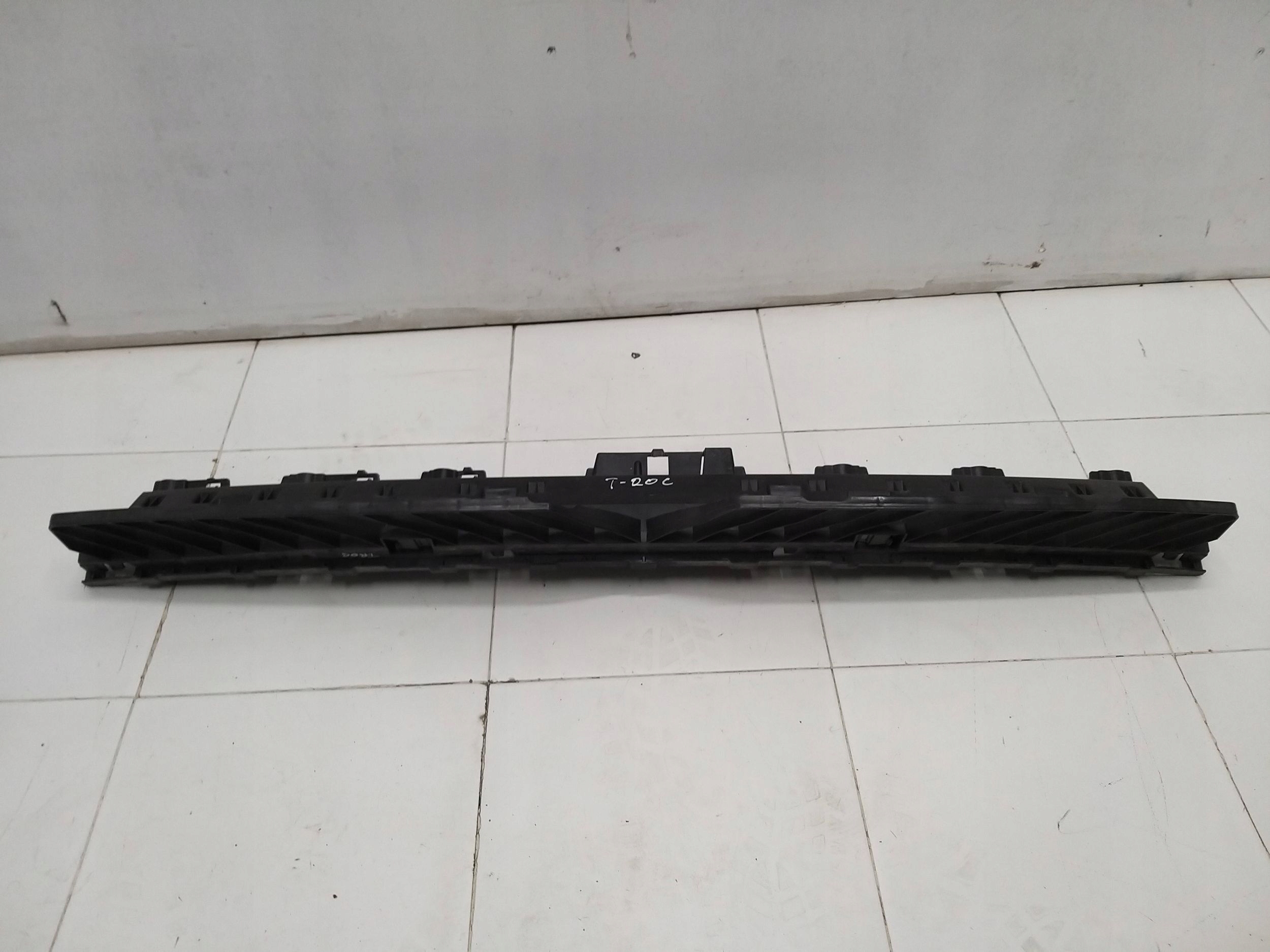 VW T-ROC 17R- Traverse Support Support plaque Pare choc Arrière 2GA807863A