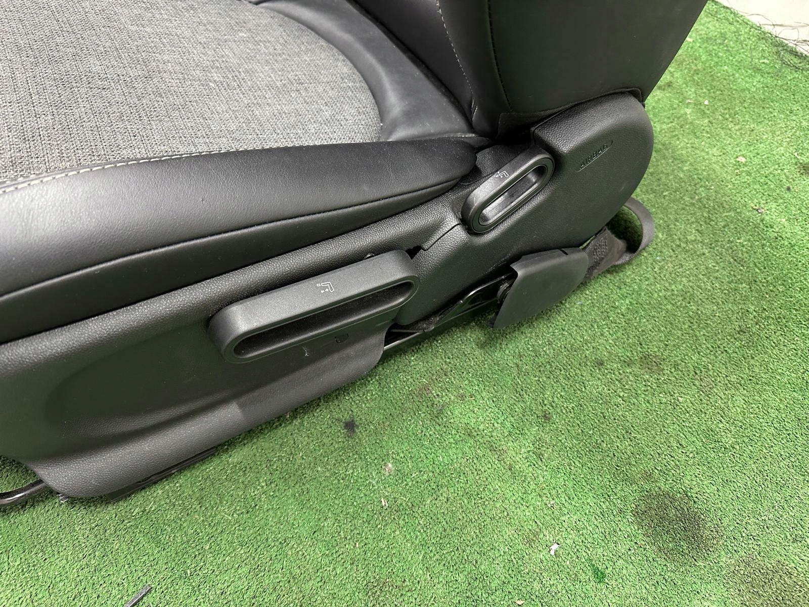 MINI COUTRYMAN F60 the centre upholstery seats side
