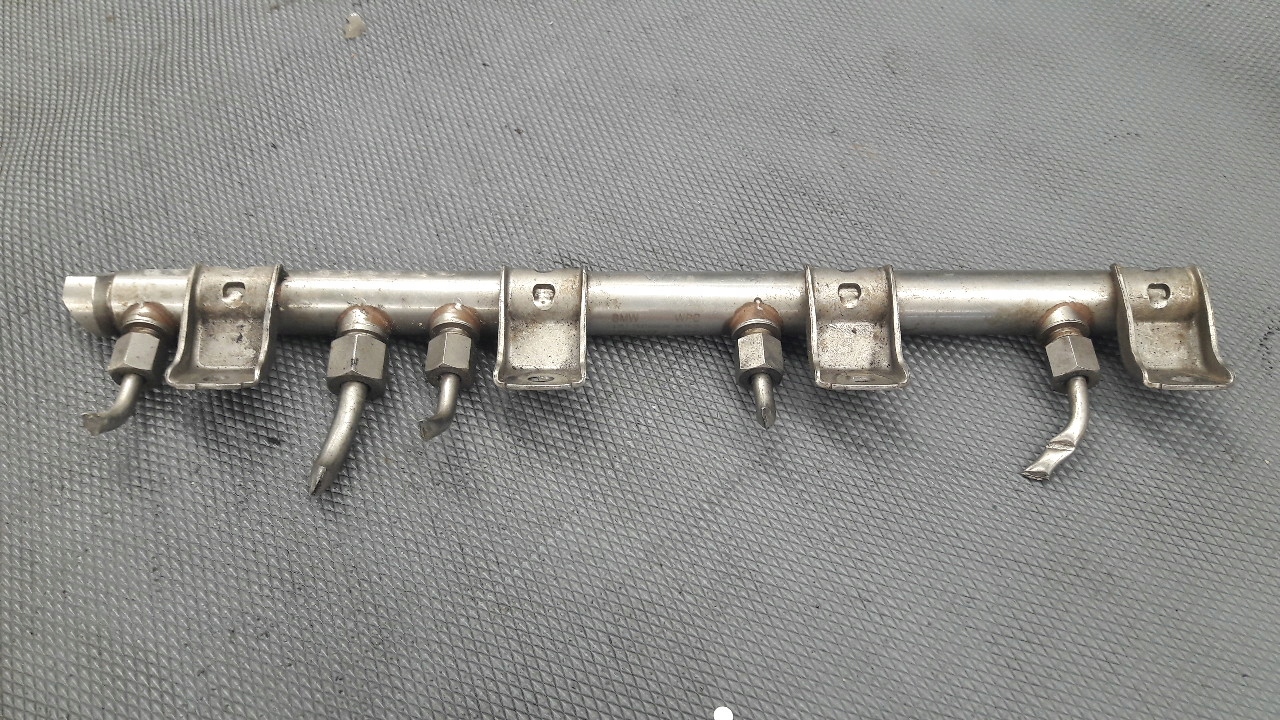 BMW OE 7547600 топливная рейка