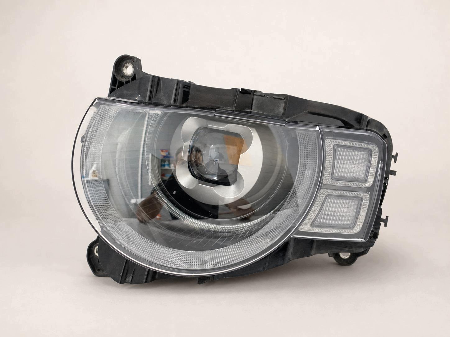 LAND ROVER DEFENDER II 2 L663 90 110 20- light FULL LED left front EUROPA