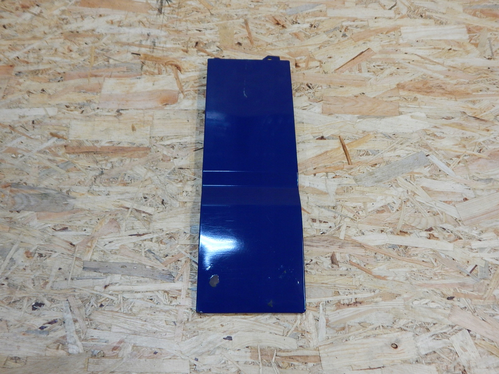 VW T5 klapka blacha osłona wlewu paliwa LL5M