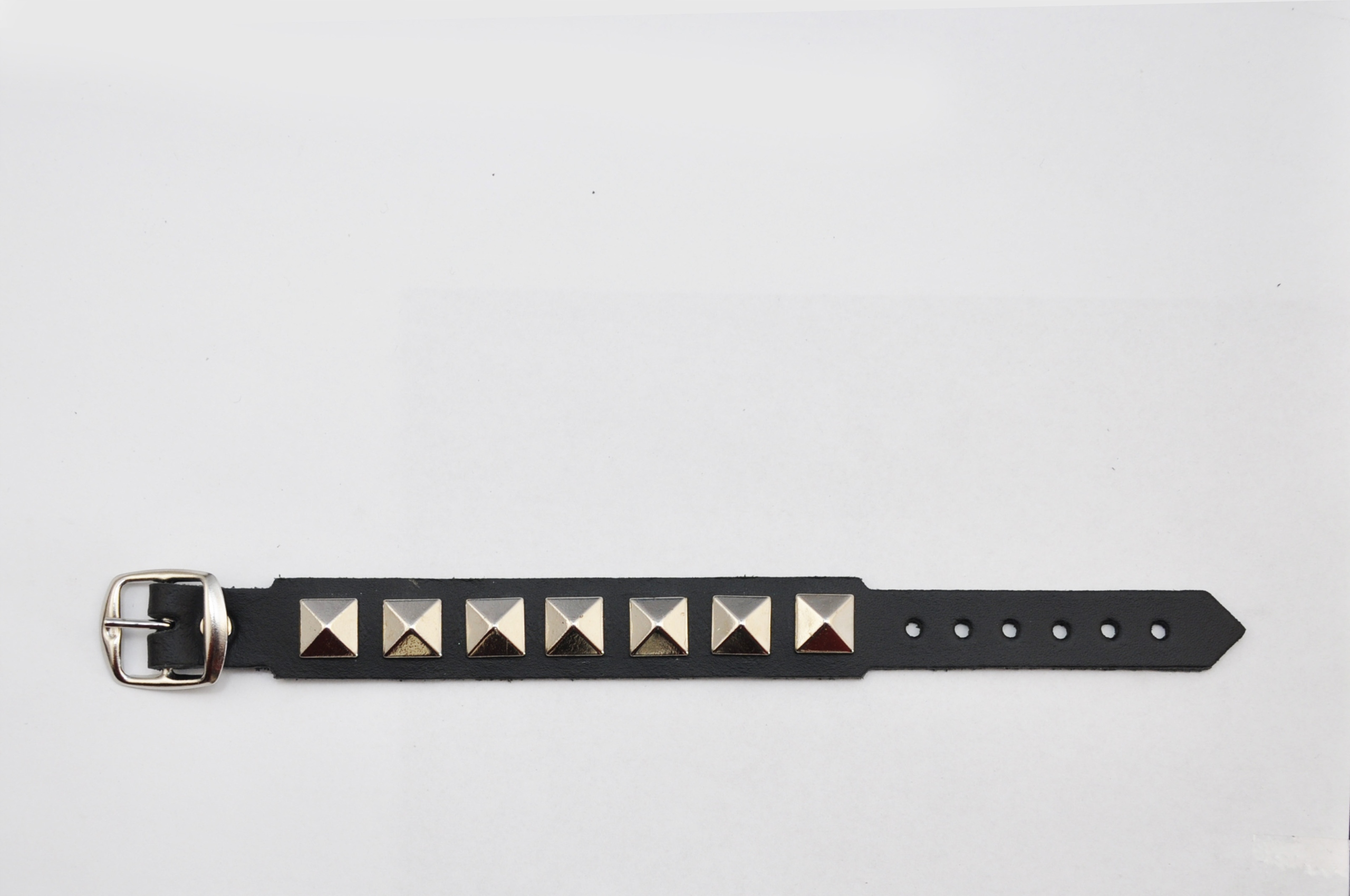 BRANSOLETKA SKÓRZANA ćwieki PIRAMIDKI Marka Inna marka