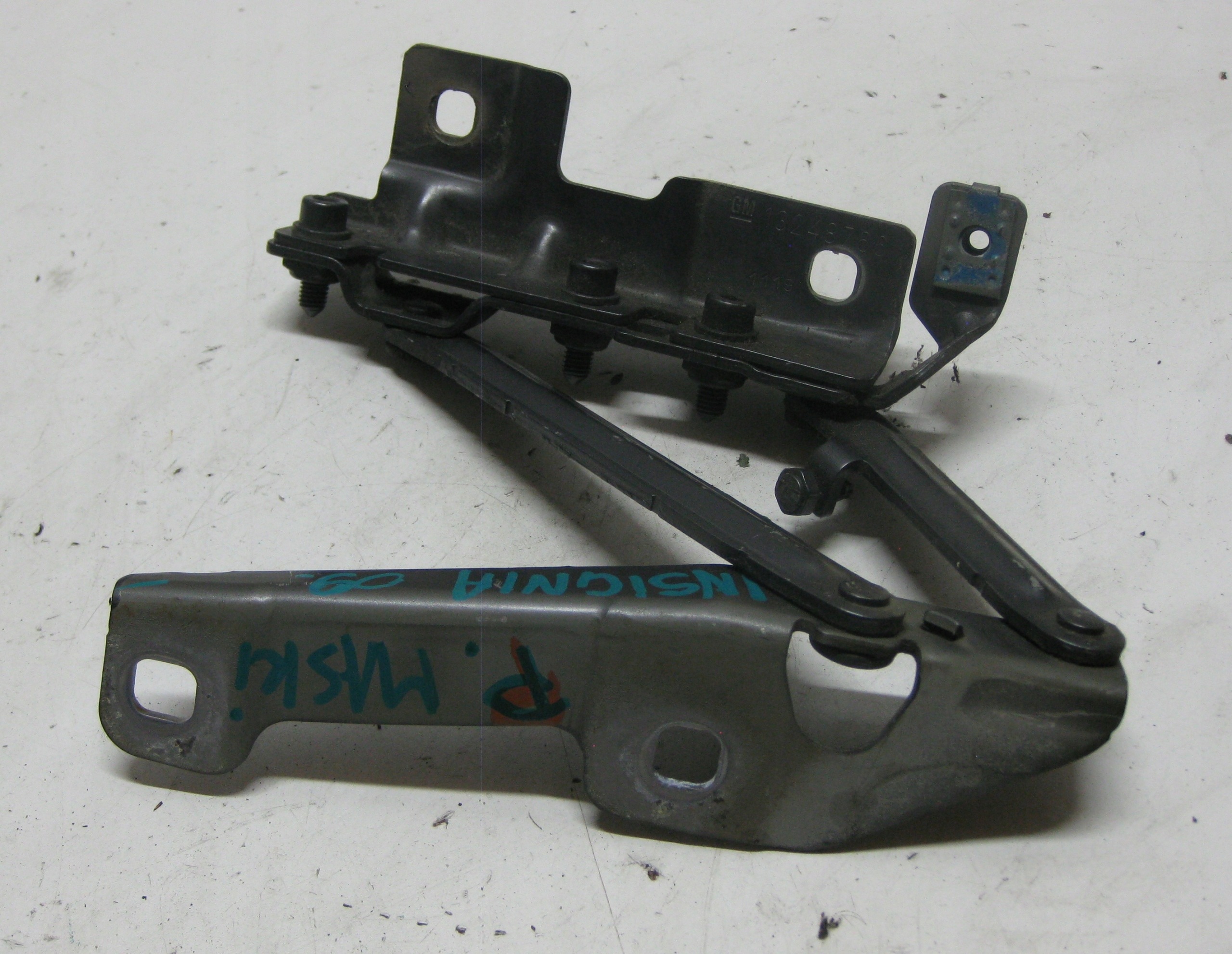 OPEL INSIGNIA A hinge bonnets right 12841601