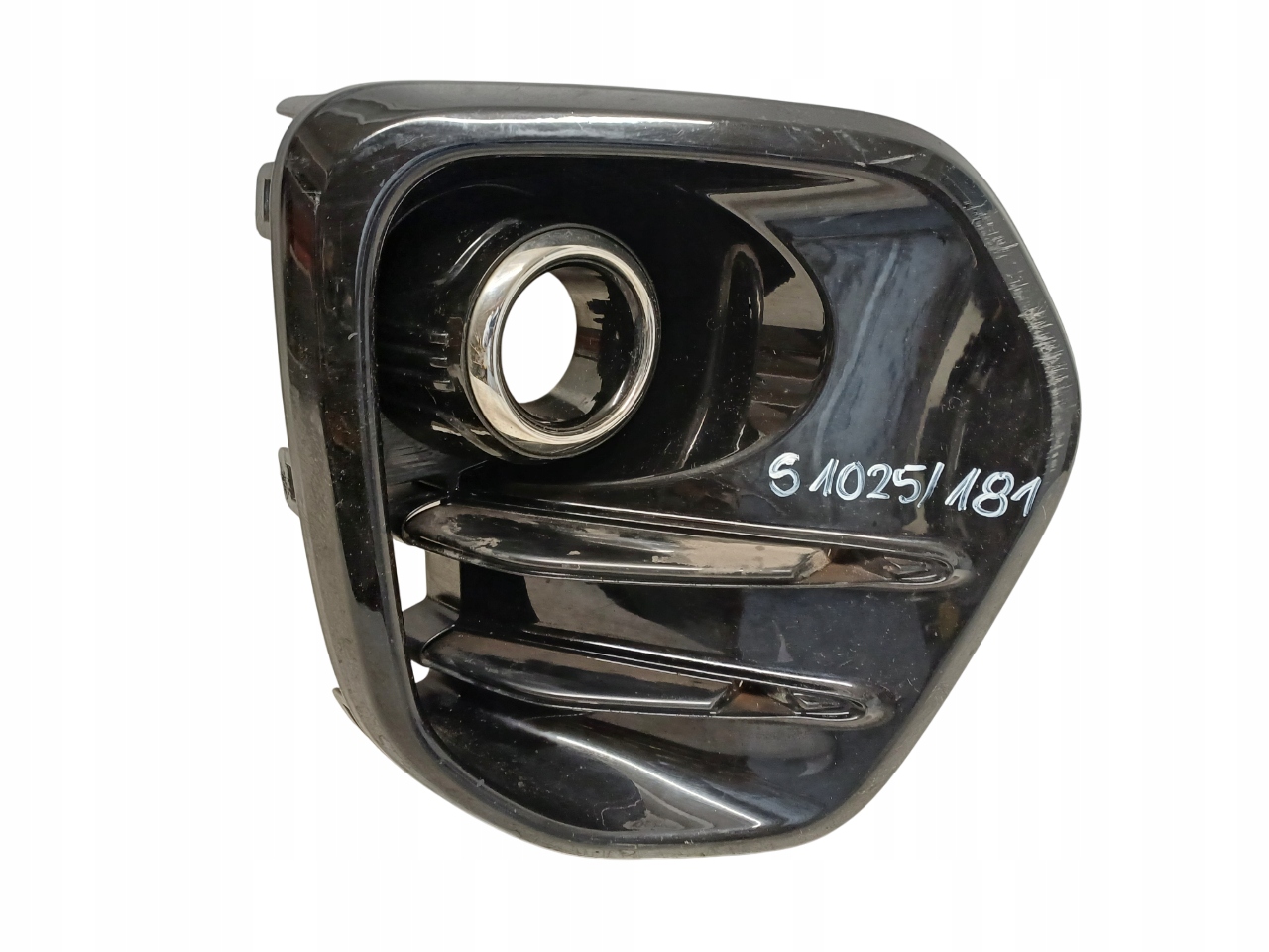 KIA SPORTAGE 4 IV 15- KRATKA HALOGENU PRAWY PRZÓD 86522F1100