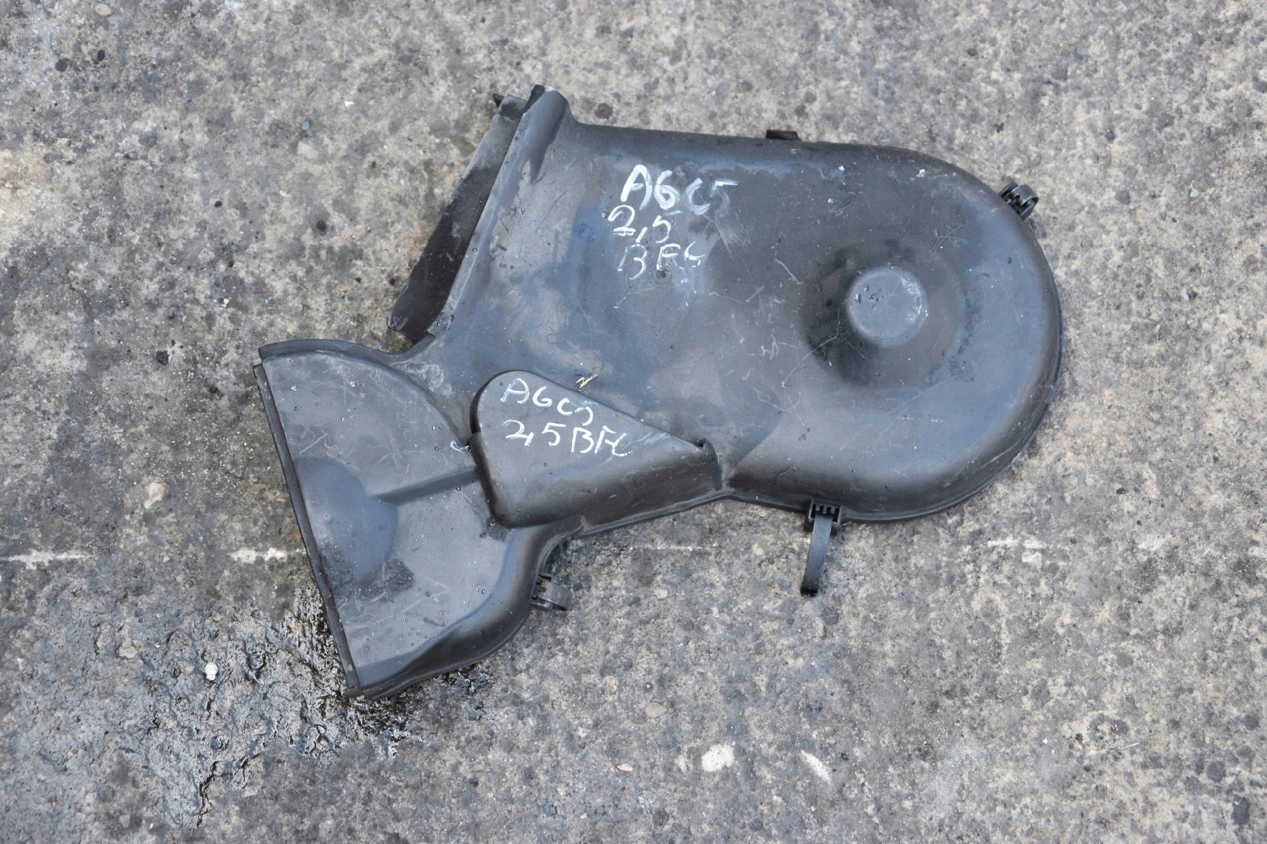 Blende Abdeckung des Zahnrads AUDI A6 C5 2.5 DIESEL E059109124G