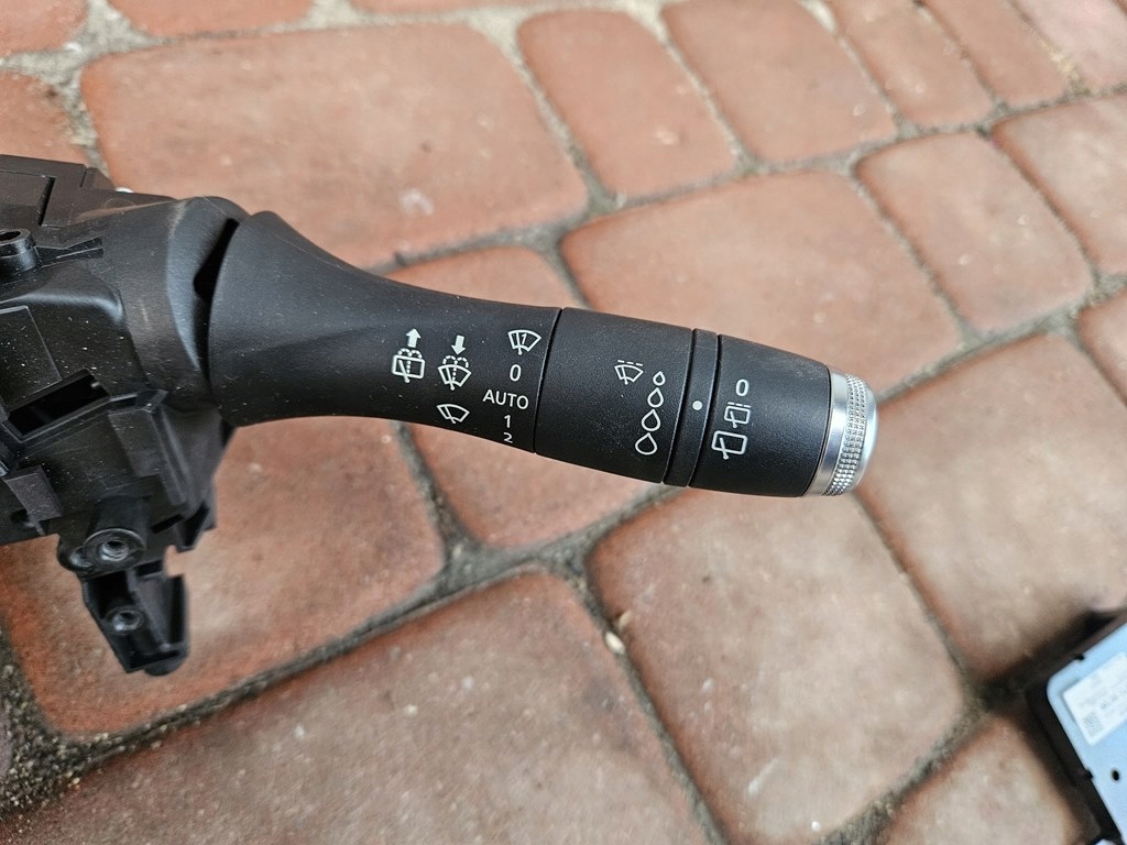 DEVIO LUCI TERGICRISTALLO TERGI rogi pajak DEVIO LUCI DEVIO Renault ZOE 255670428R